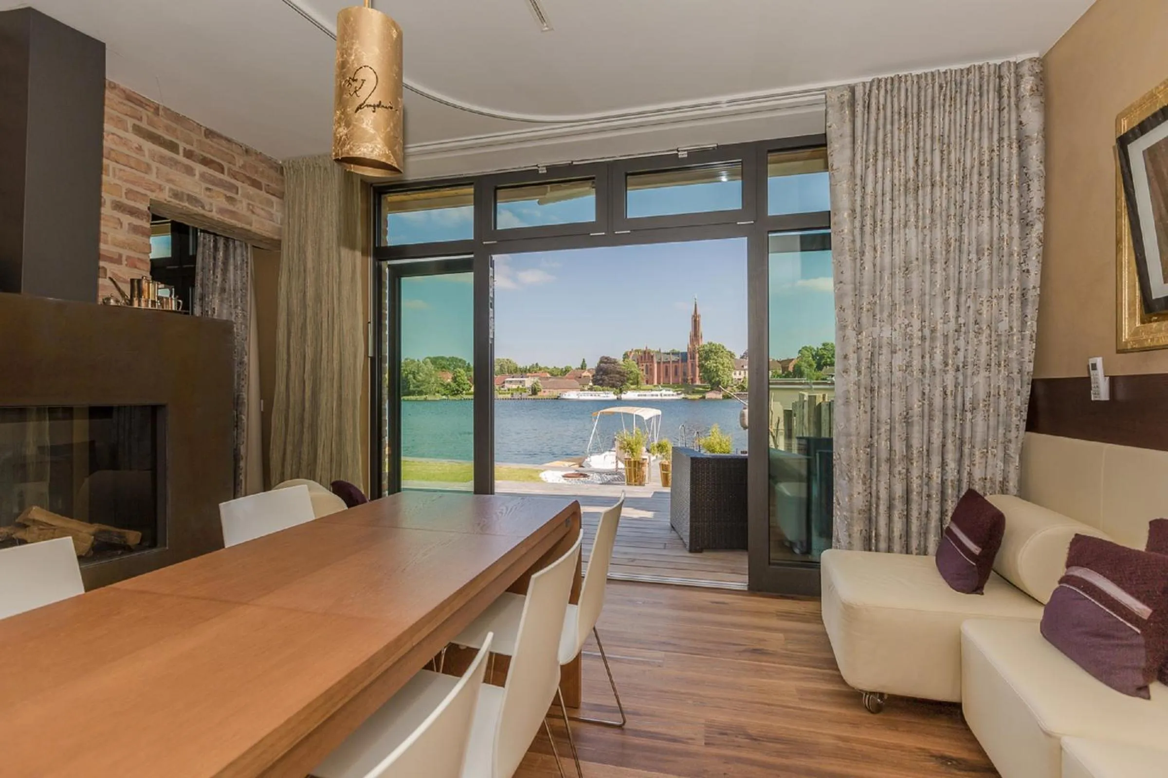 Lake view in Ringelnatz Inselhotel