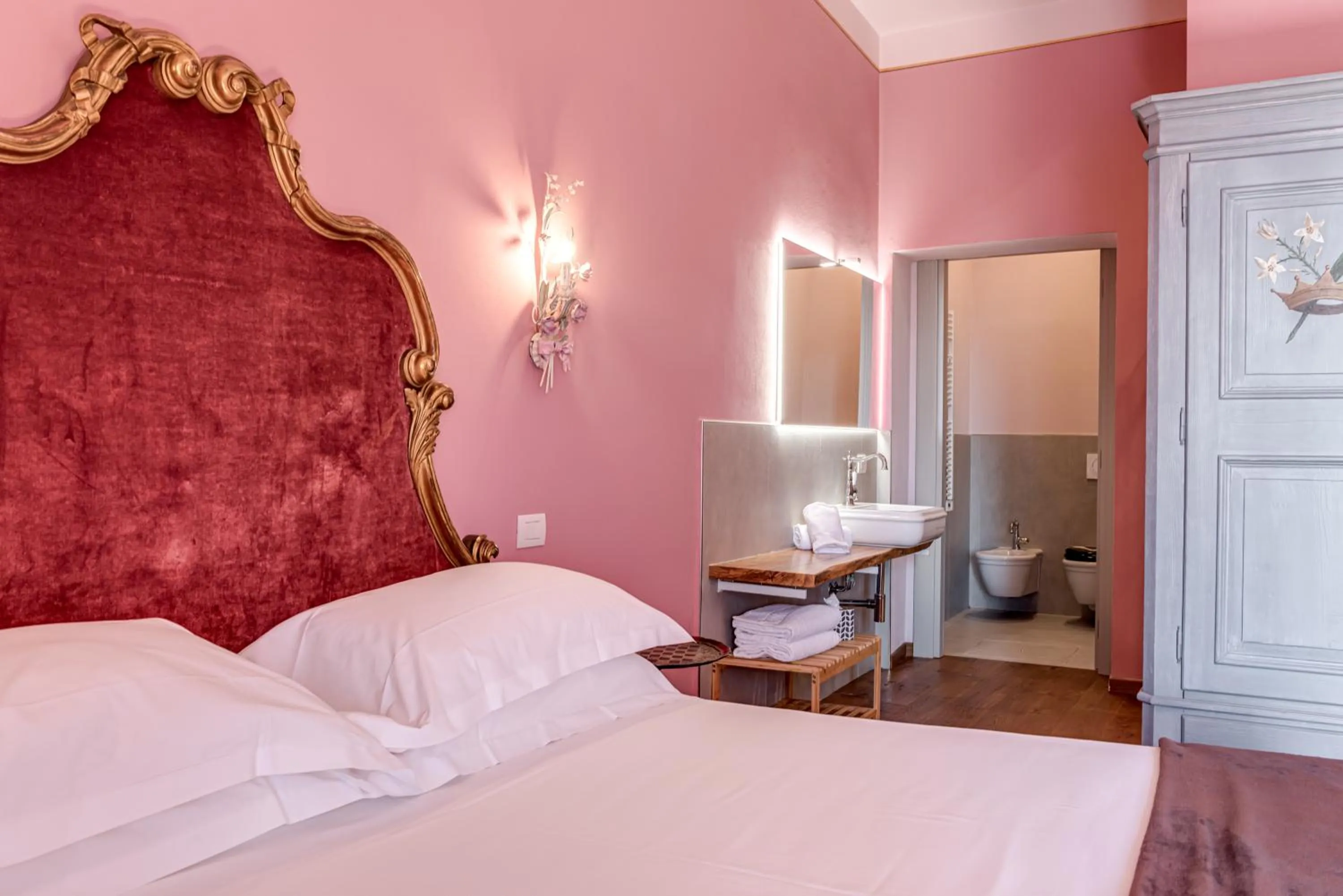 Bed in Palazzo Pacini