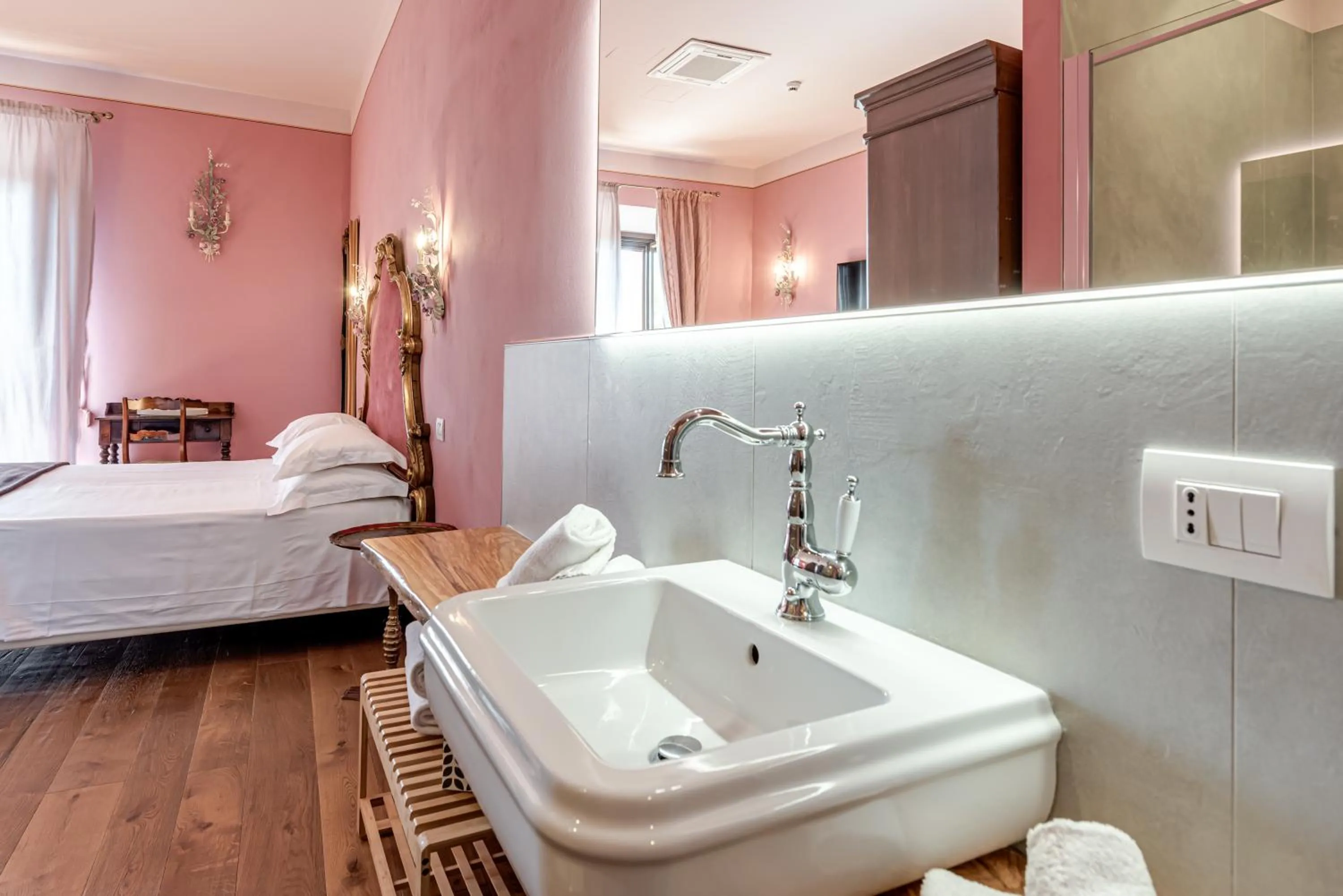 Bed in Palazzo Pacini