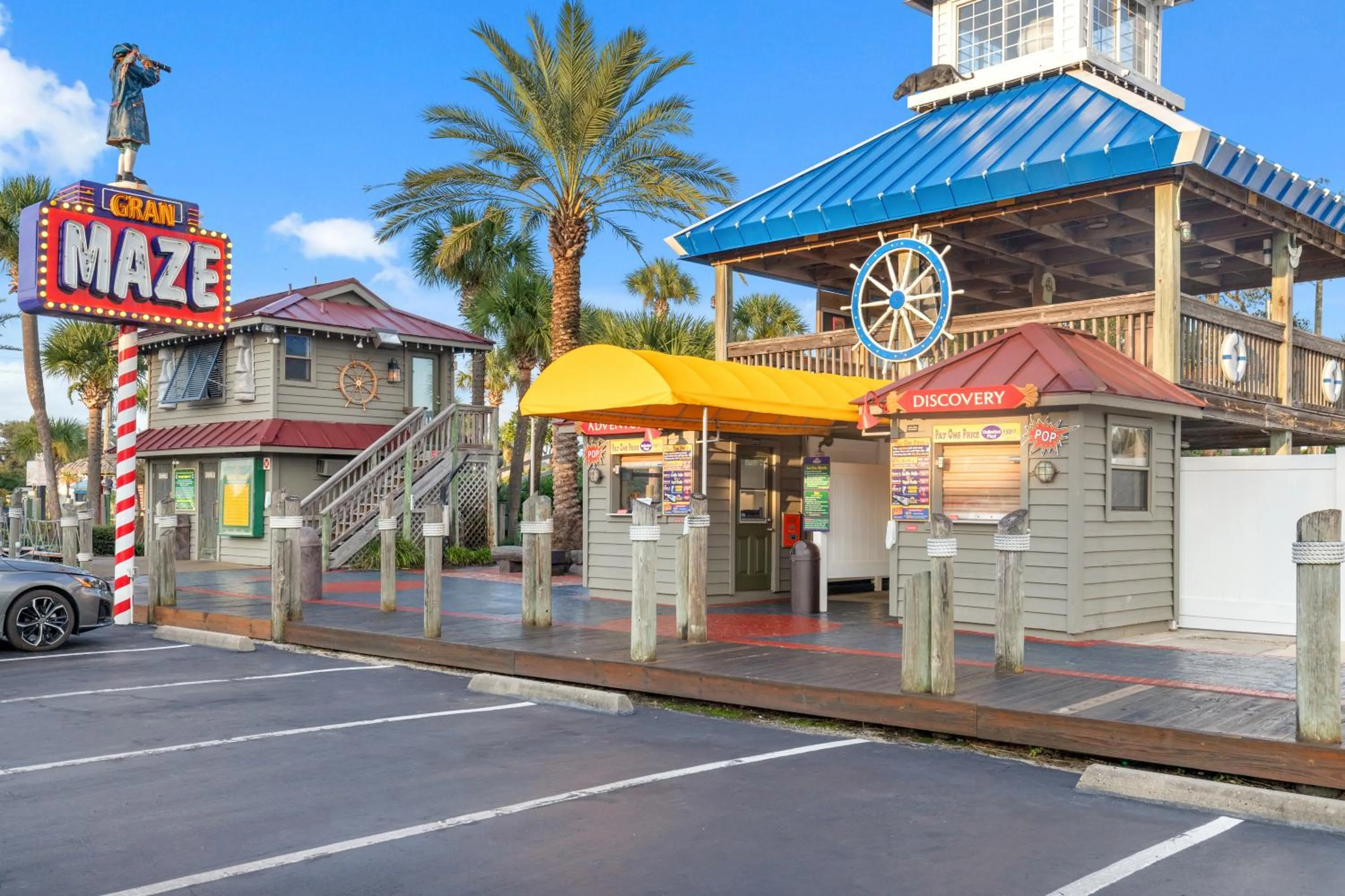 Other in Treasure Shores–3BR Beachfront Corner Unit sleeps 8 with Stunning Gulf Views!