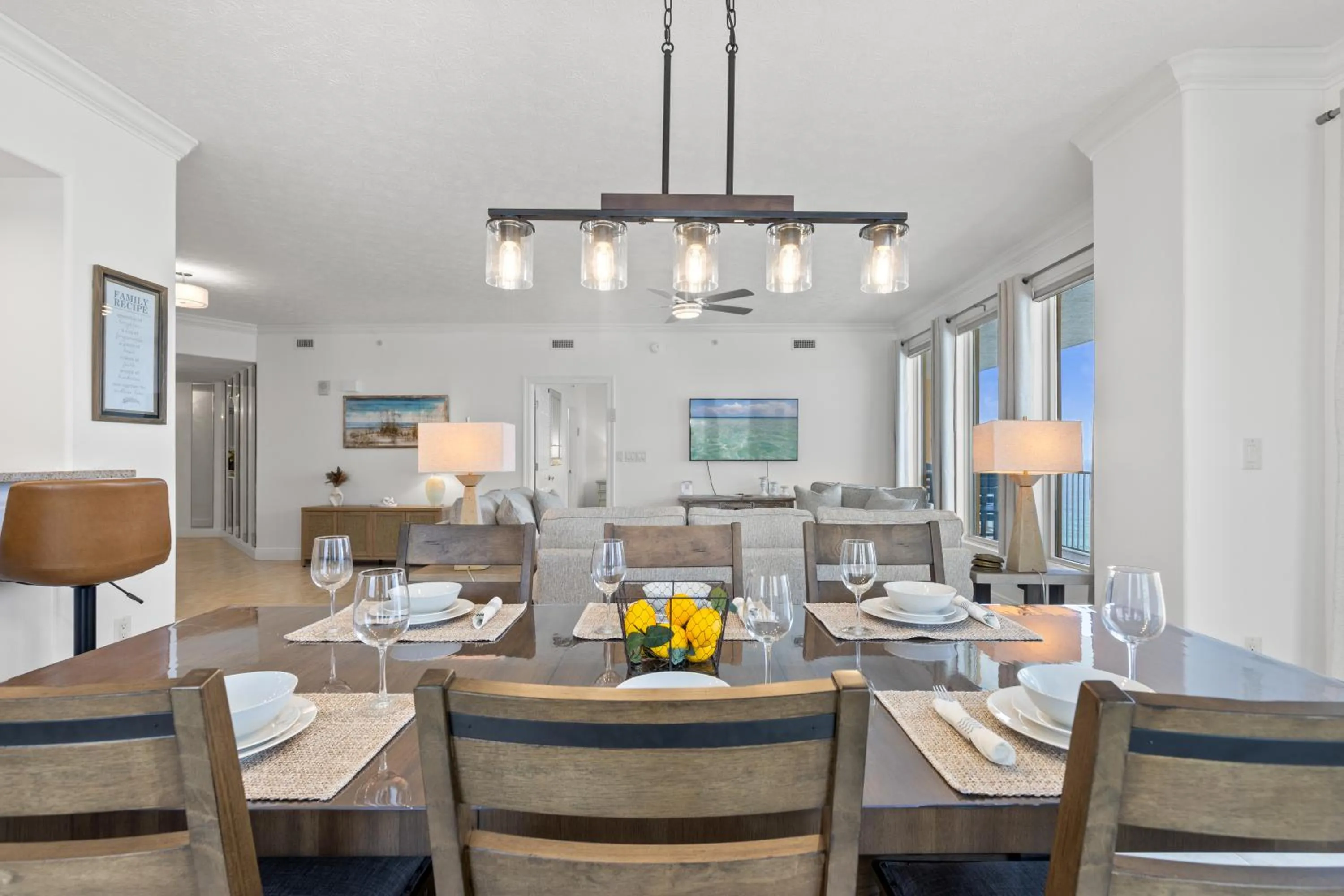 Treasure Shores–3BR Beachfront Corner Unit sleeps 8 with Stunning Gulf Views!