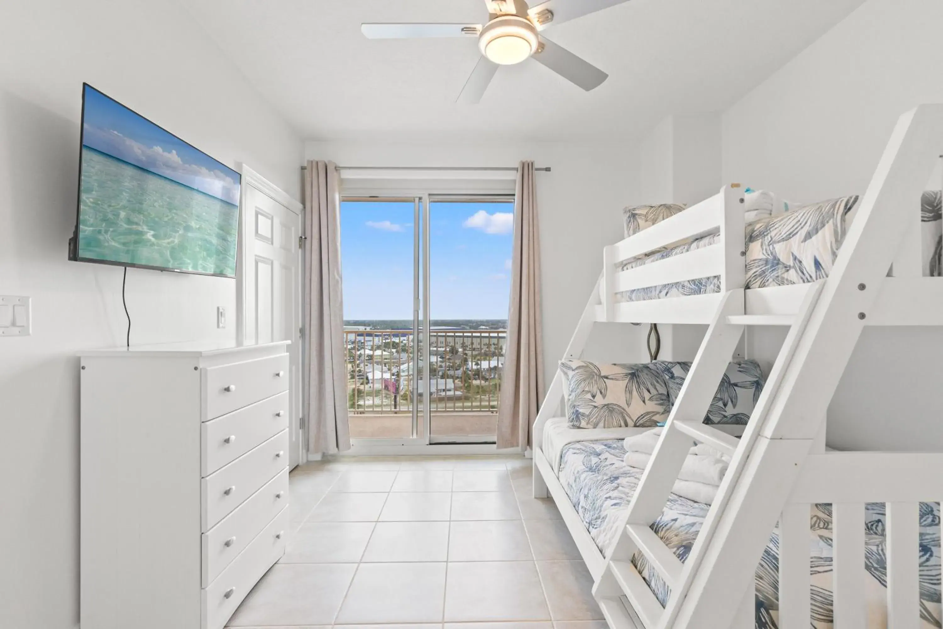Treasure Shores–3BR Beachfront Corner Unit sleeps 8 with Stunning Gulf Views! Treasure Shores–3BR Beachfront Corner Unit sleeps 8 with Stunning Gulf Views!