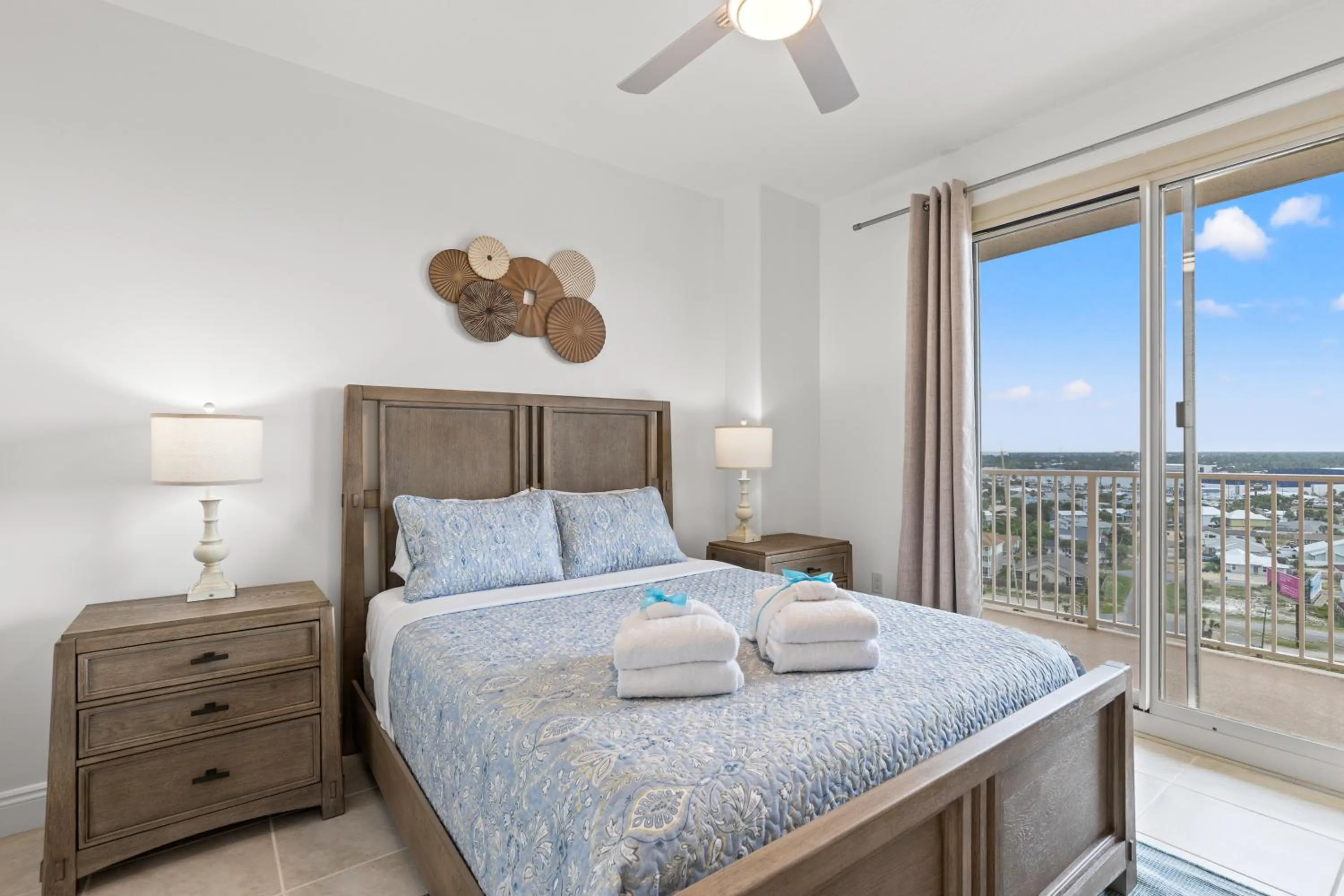 Bed in Treasure Shores–3BR Beachfront Corner Unit sleeps 8 with Stunning Gulf Views!