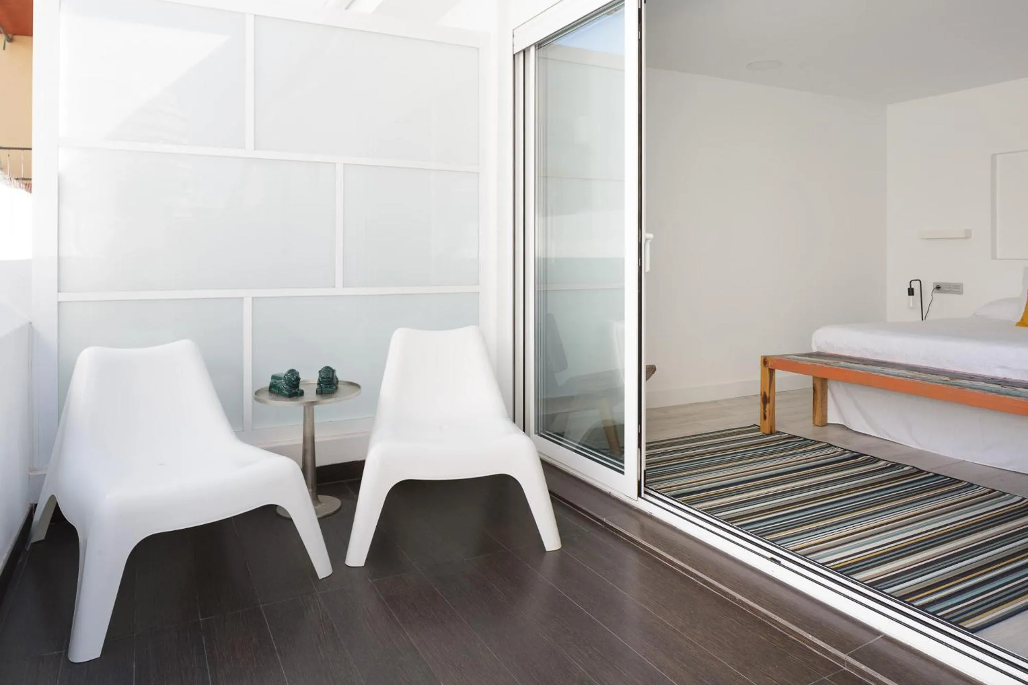 Balcony/Terrace, Bed in Hotel Alamo