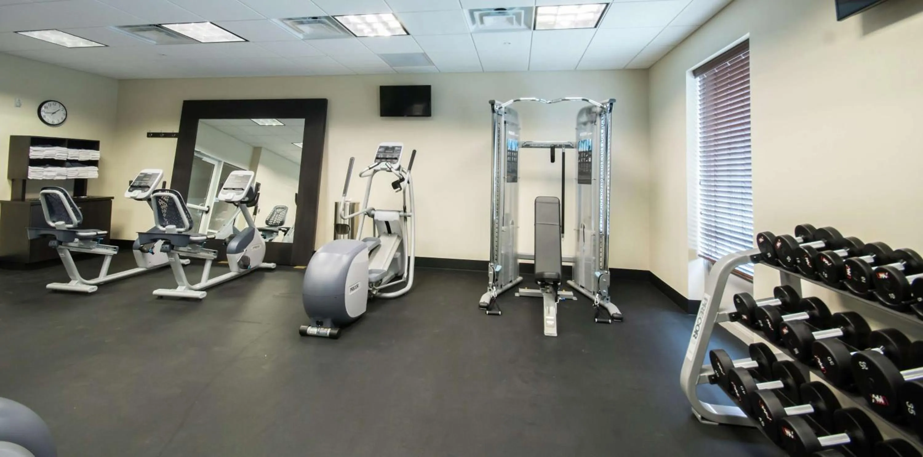 Fitness centre/facilities in Hampton Inn & Suites Orlando near SeaWorld