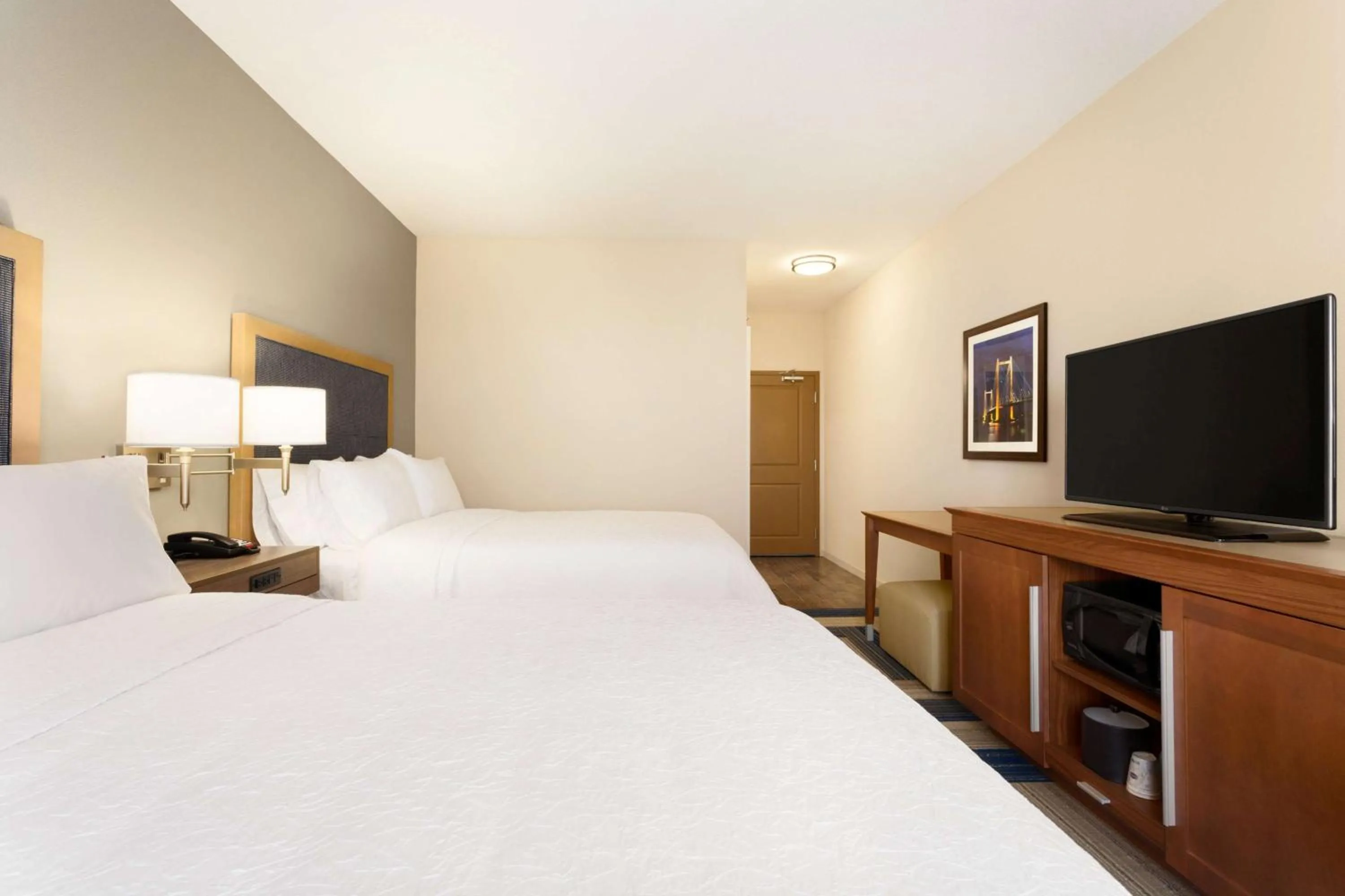 Bed in Hampton Inn by Hilton Kennewick at Southridge