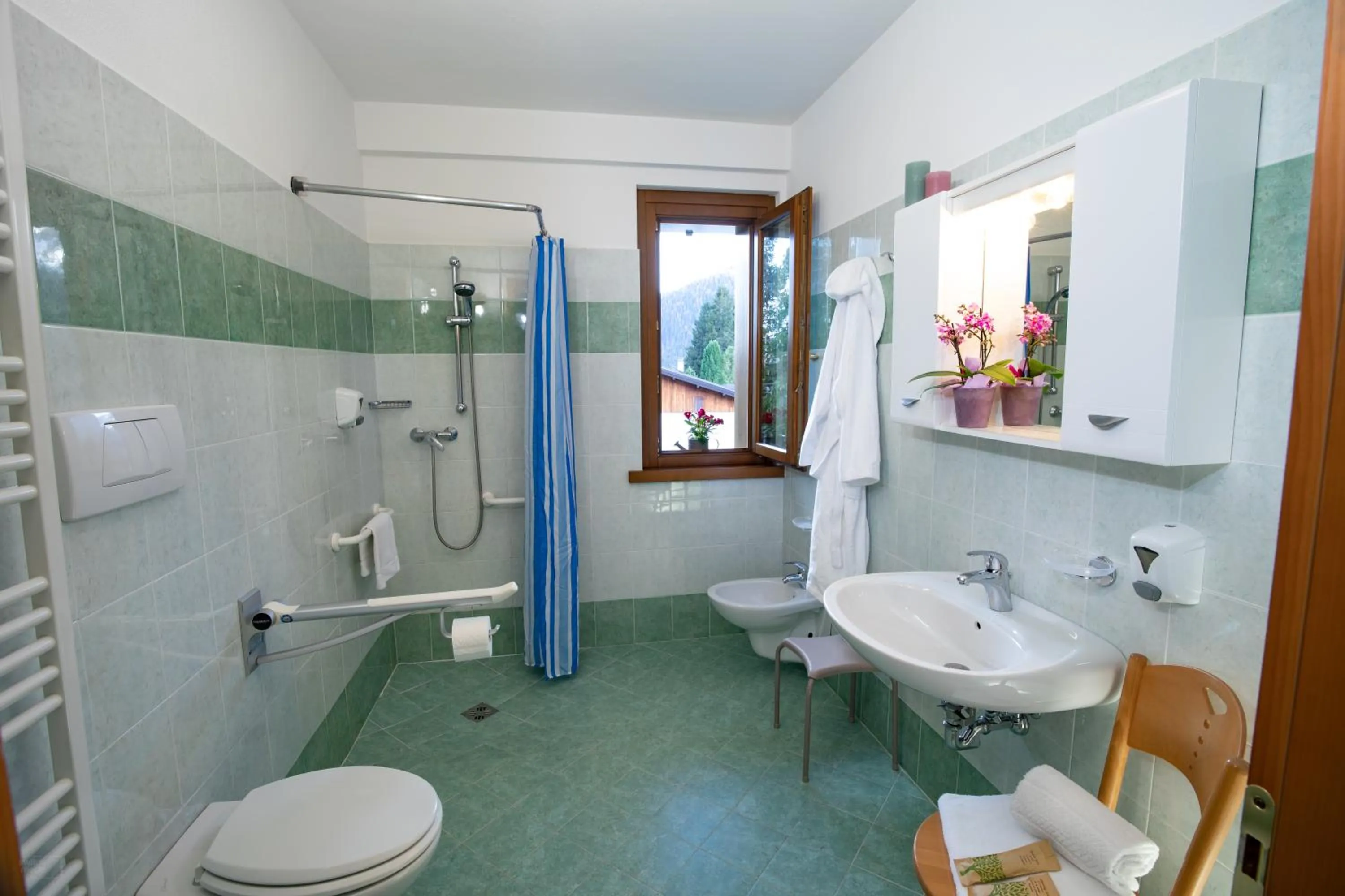 Shower in Residence Panorama