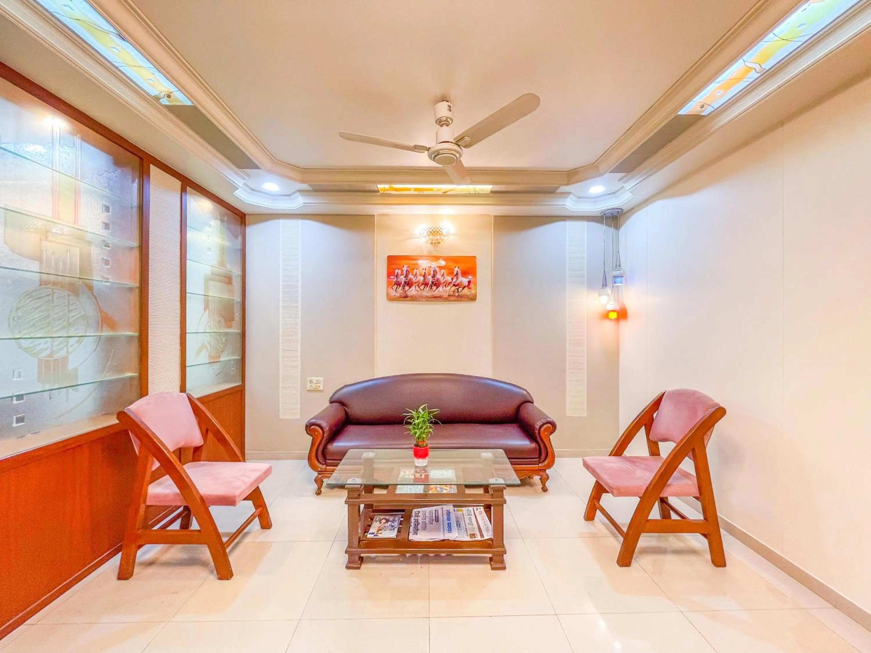Hotel Thakur Galaxy, Sadar Market