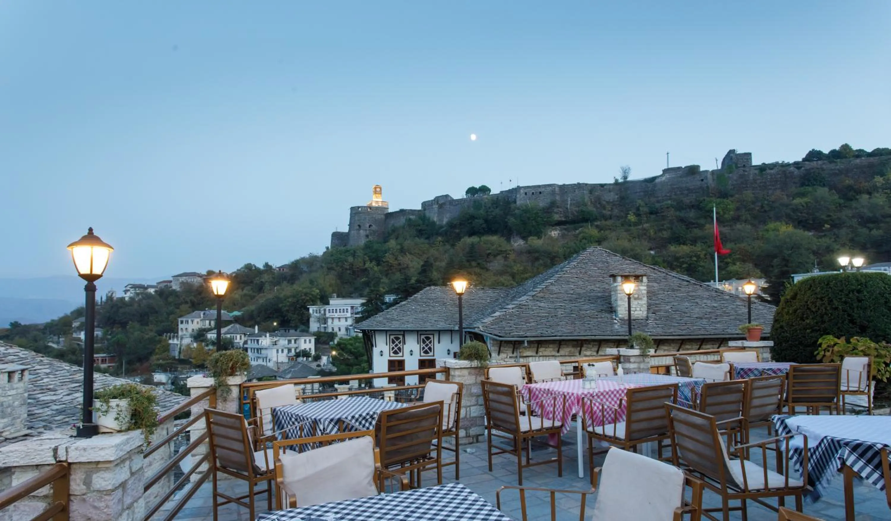 Restaurant/places to eat in Hotel Kodra