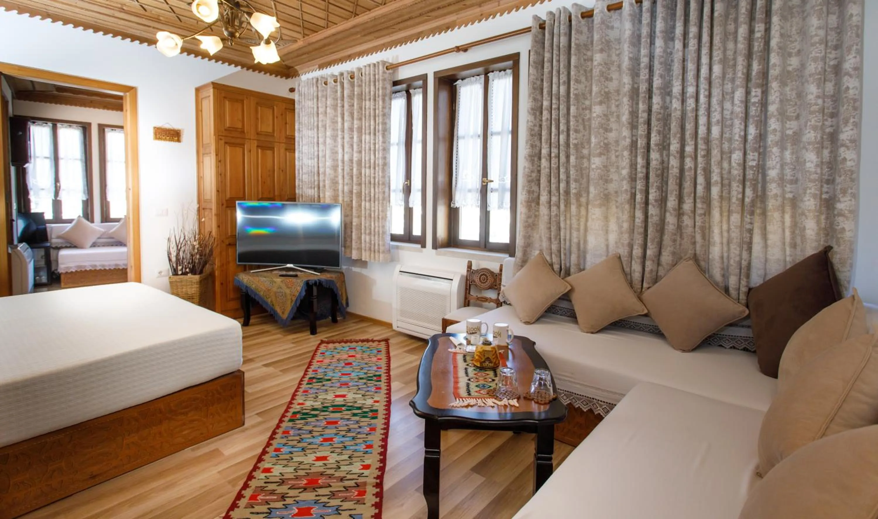 TV and multimedia, Bed in Hotel Kodra