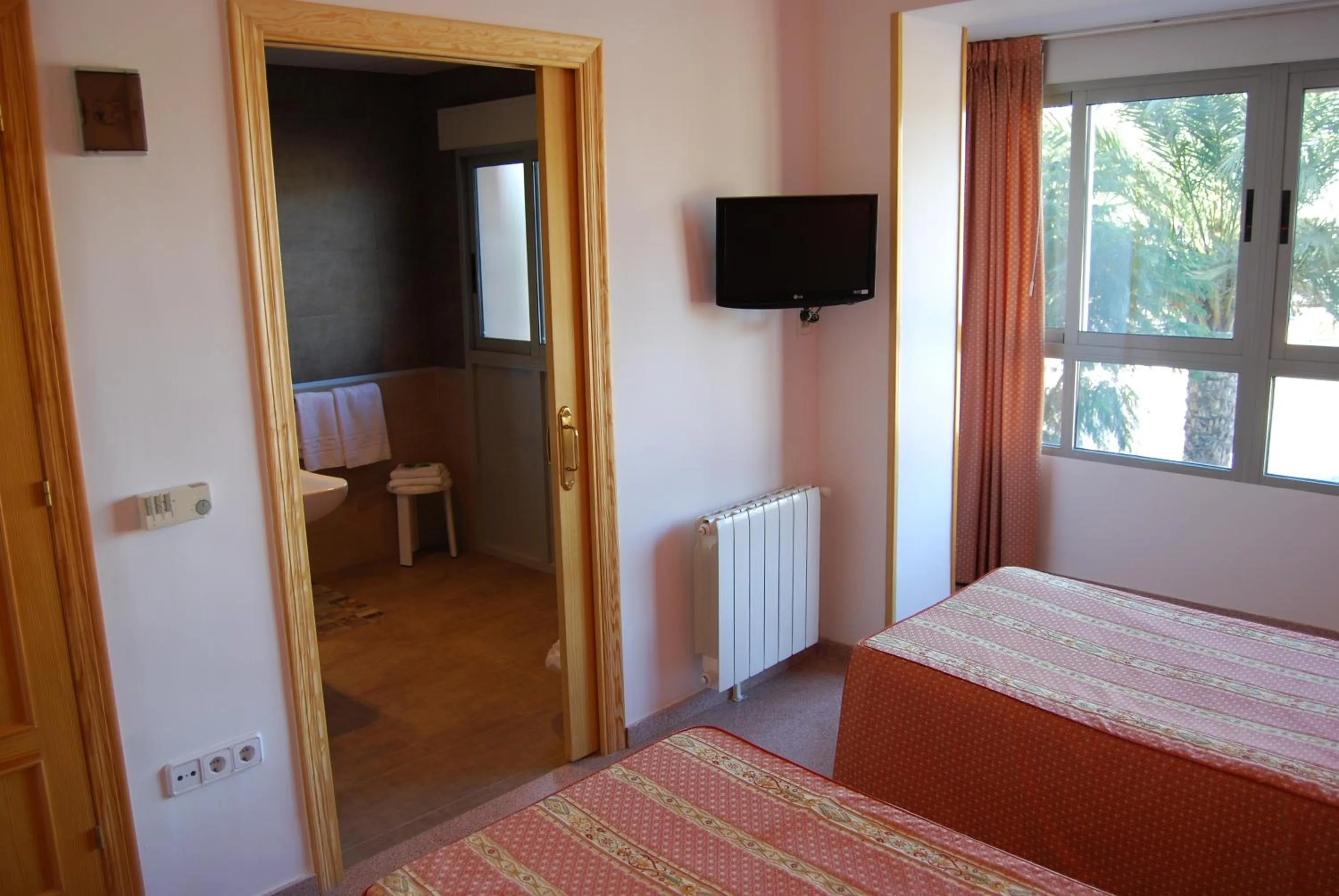 Bedroom, Bed in Hotel Santa Faz