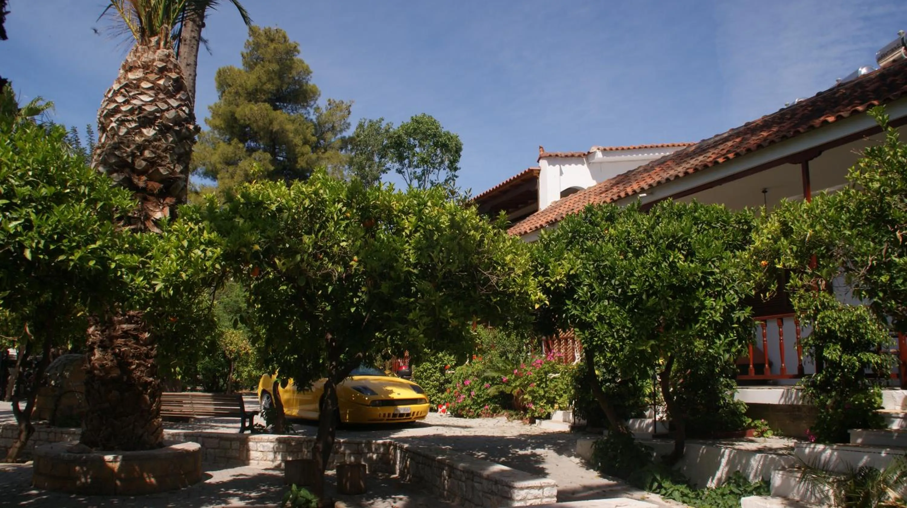 Property building in Villa Christina