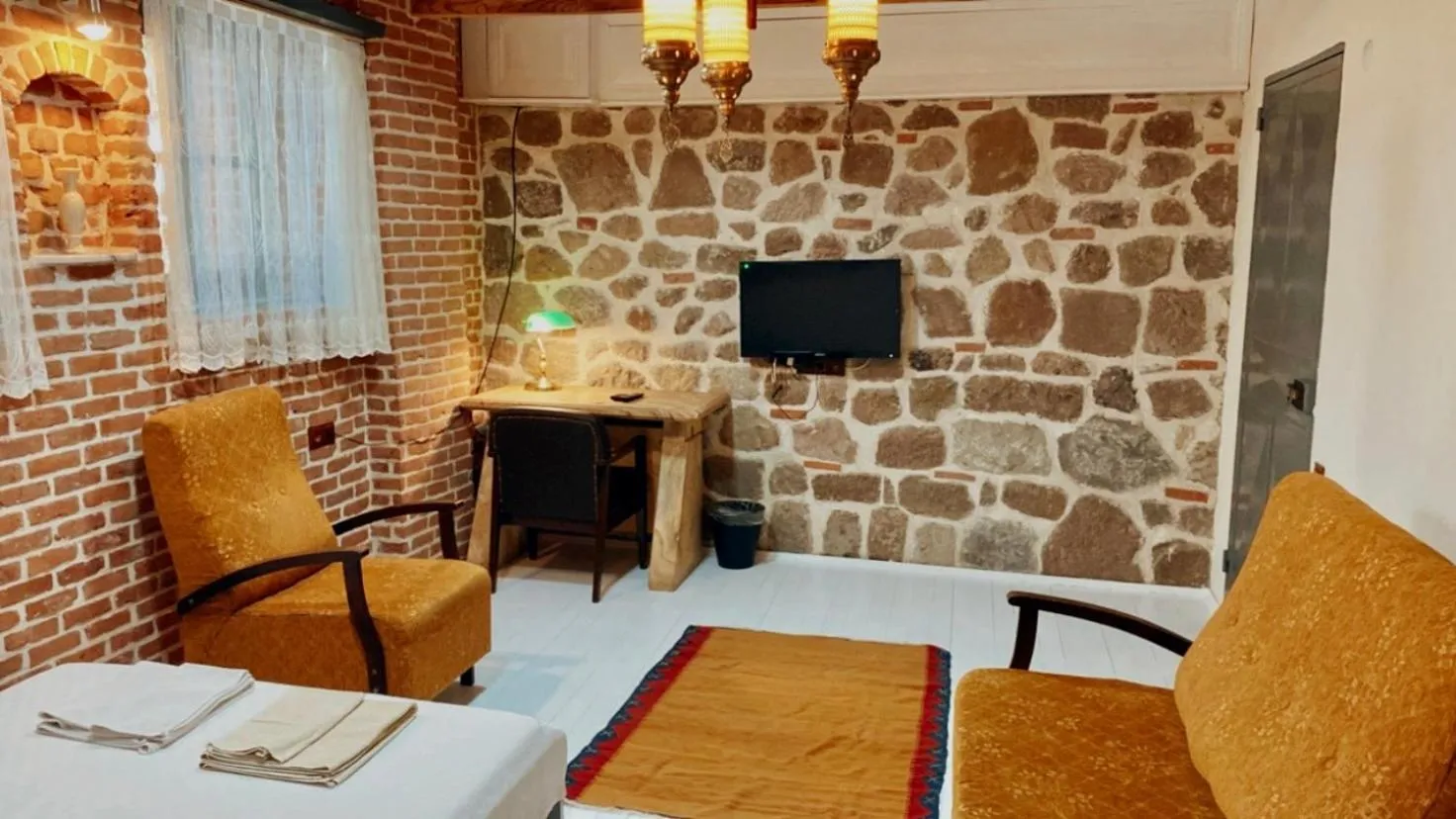 Attalos Suites Hotel