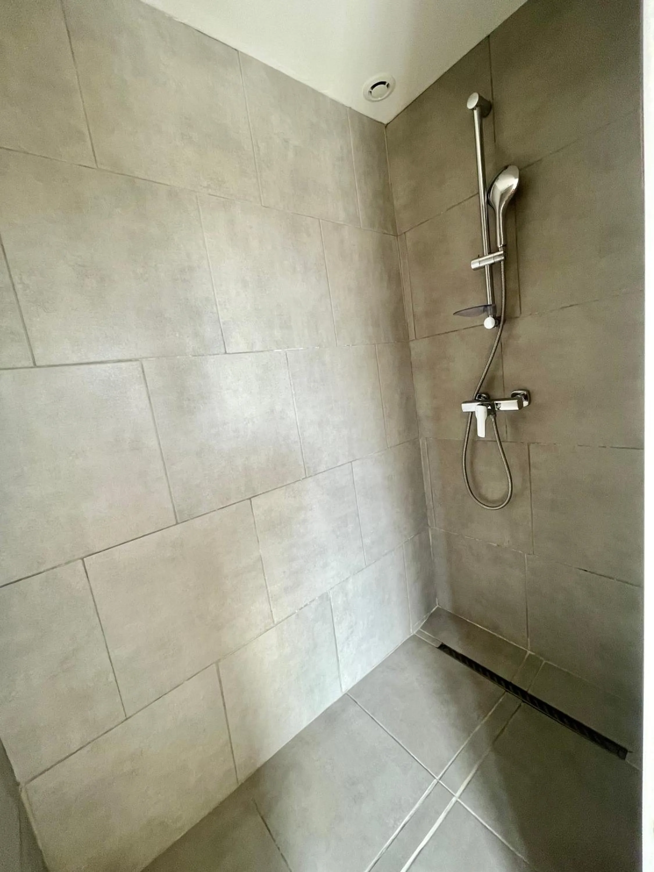 Shower in Le Mazet Chambre d'Hôtes