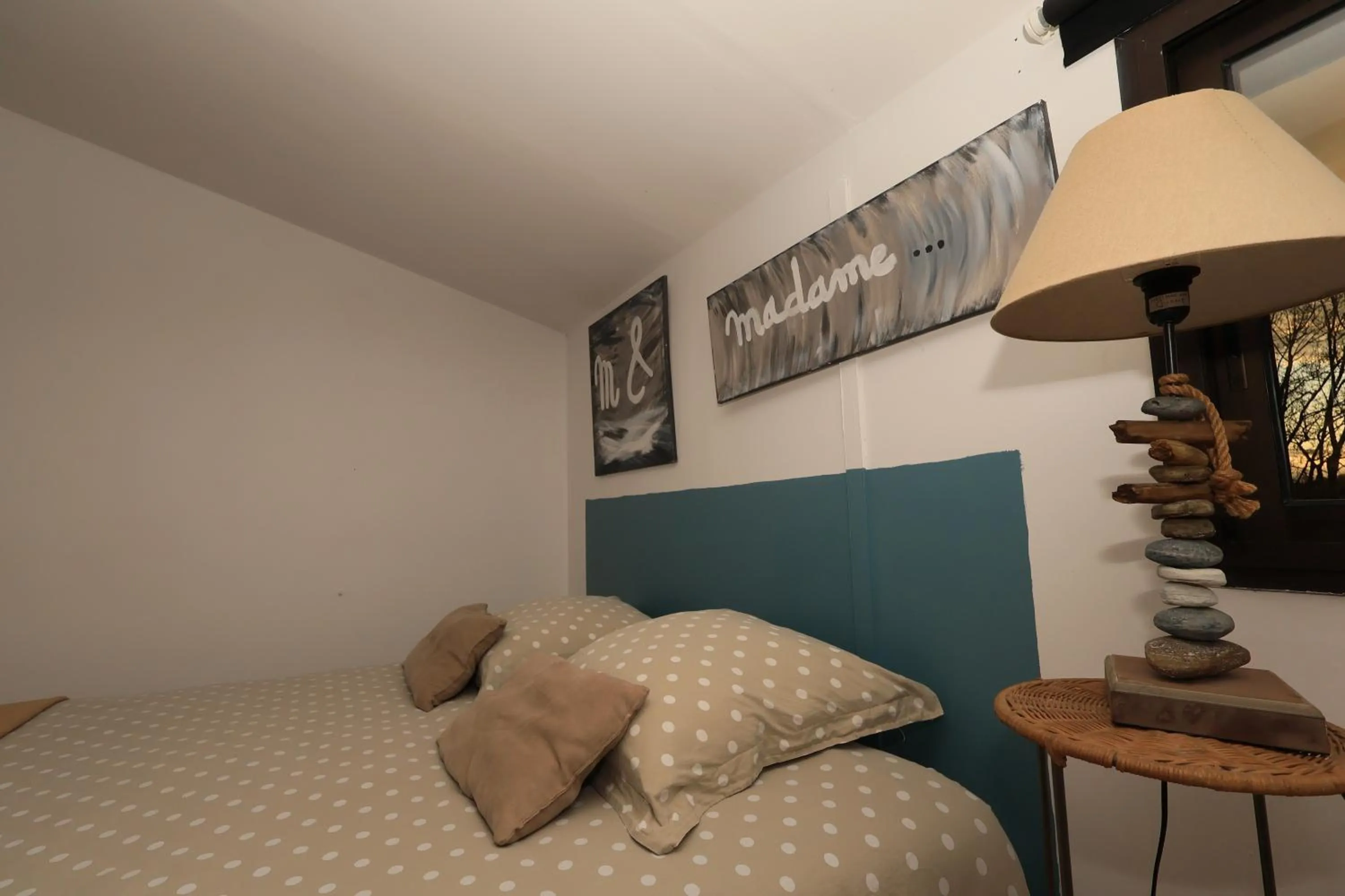 Bed in Le Mazet Chambre d'Hôtes