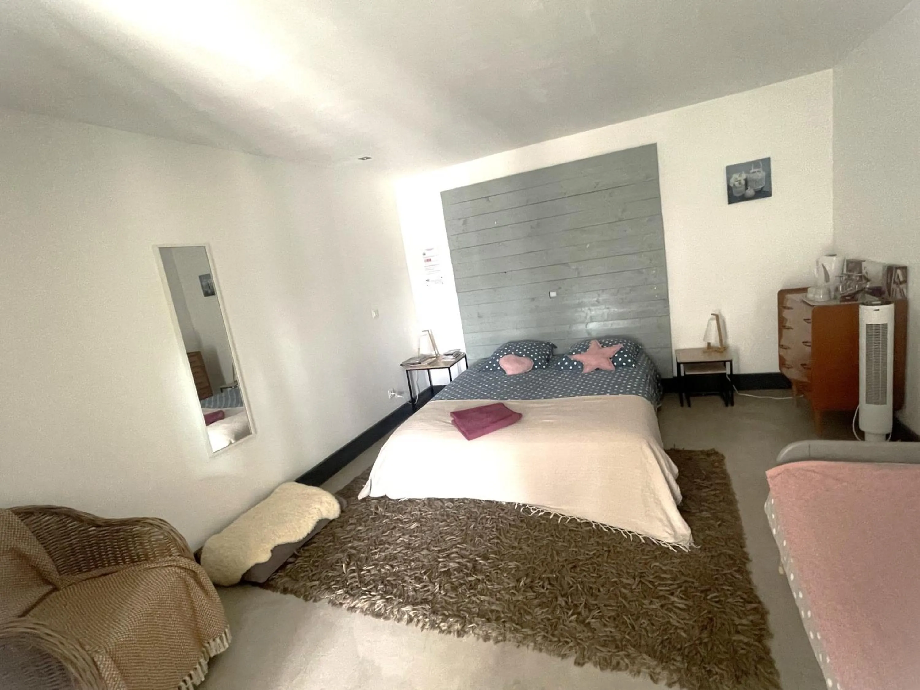 Bed in Le Mazet Chambre d'Hôtes