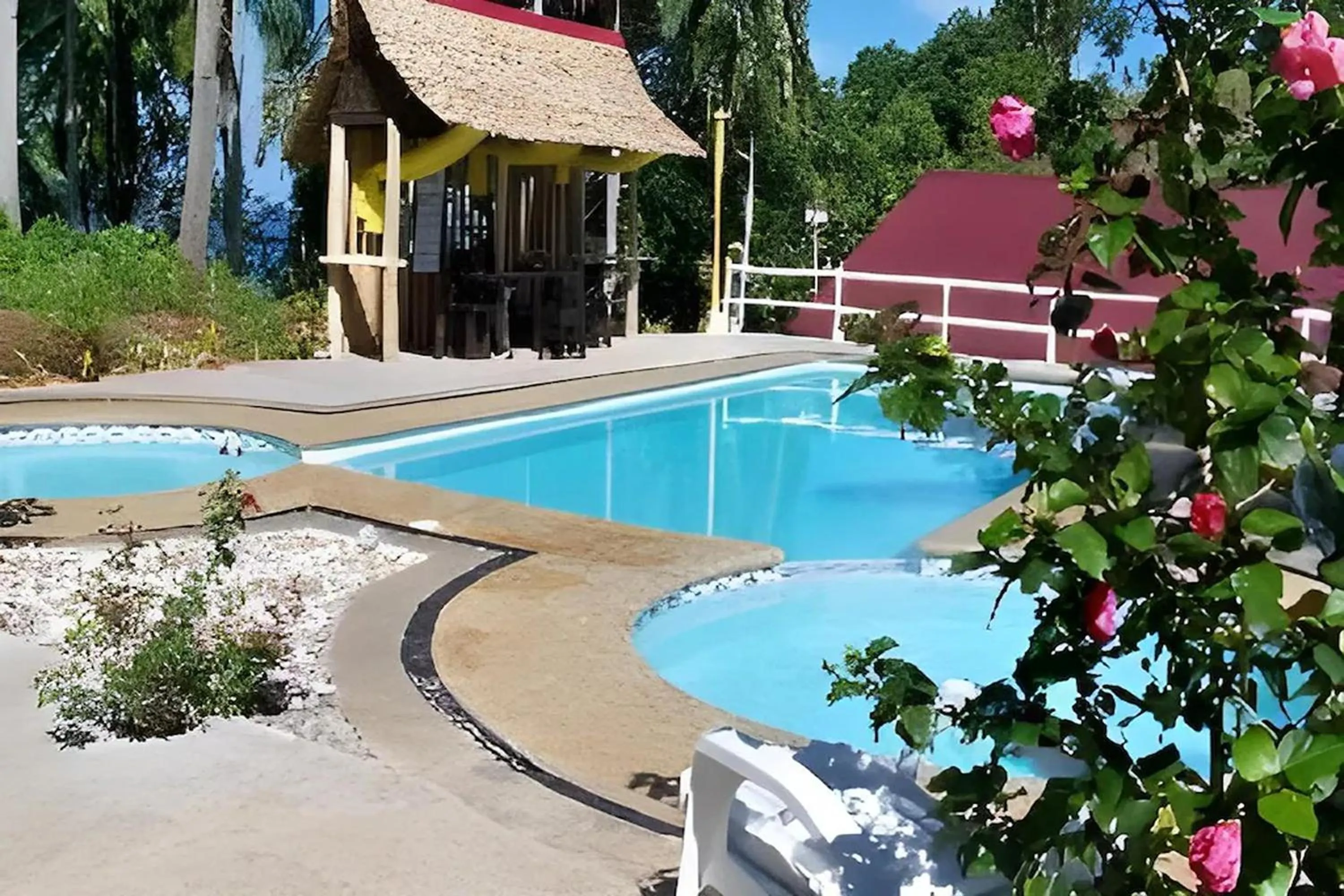 Pool view in D & A Seaside Cottages