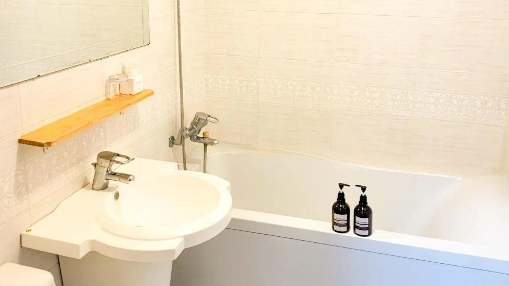 Bath in Jeju EQ Stay Hotel