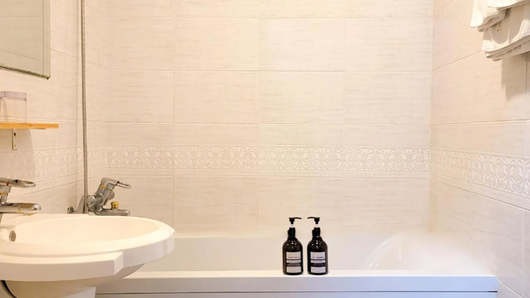 Bathroom in Jeju EQ Stay Hotel