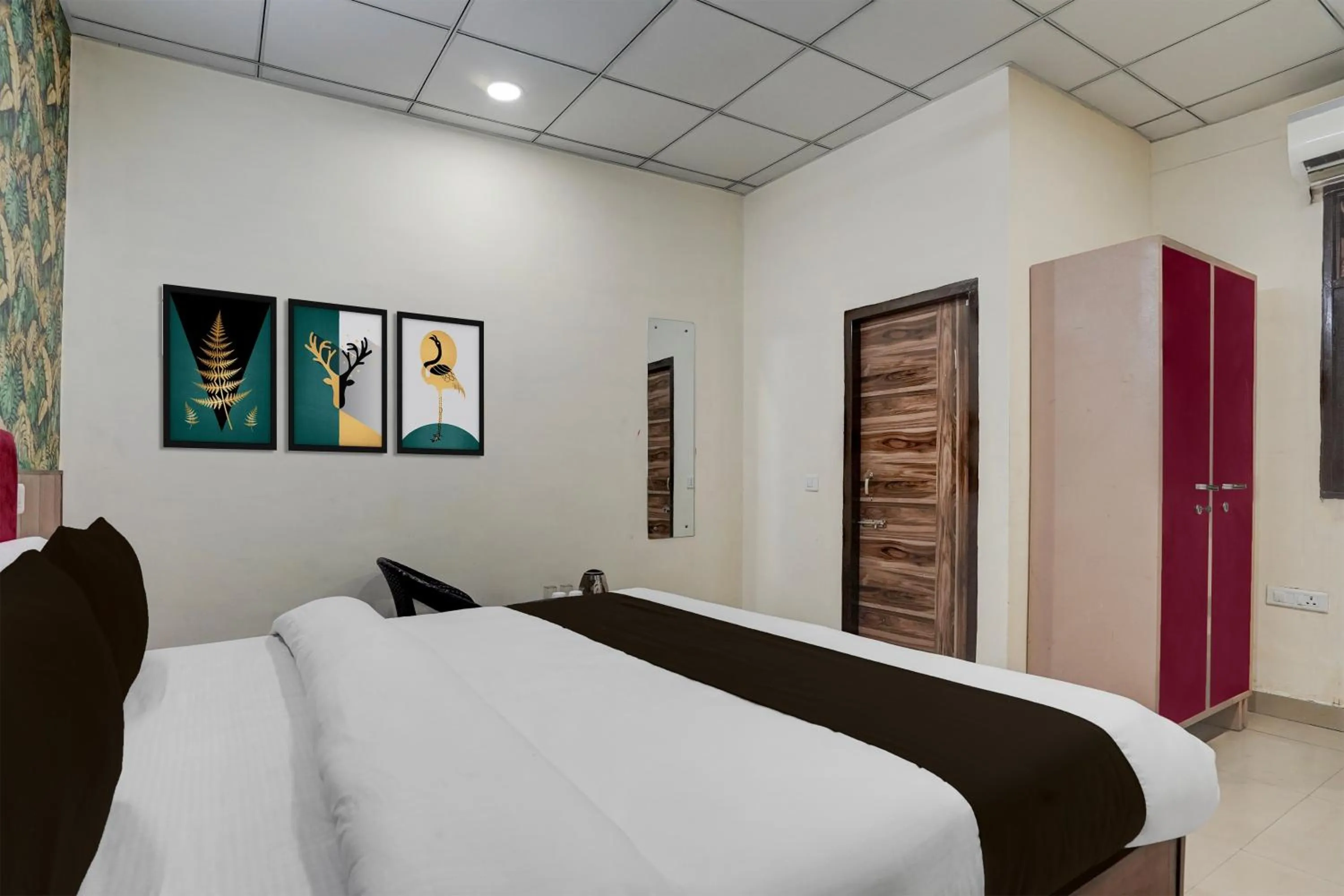 Bedroom, Bed in Super Hotel O Sector 58 Mohali Formerly Hotel Alpha