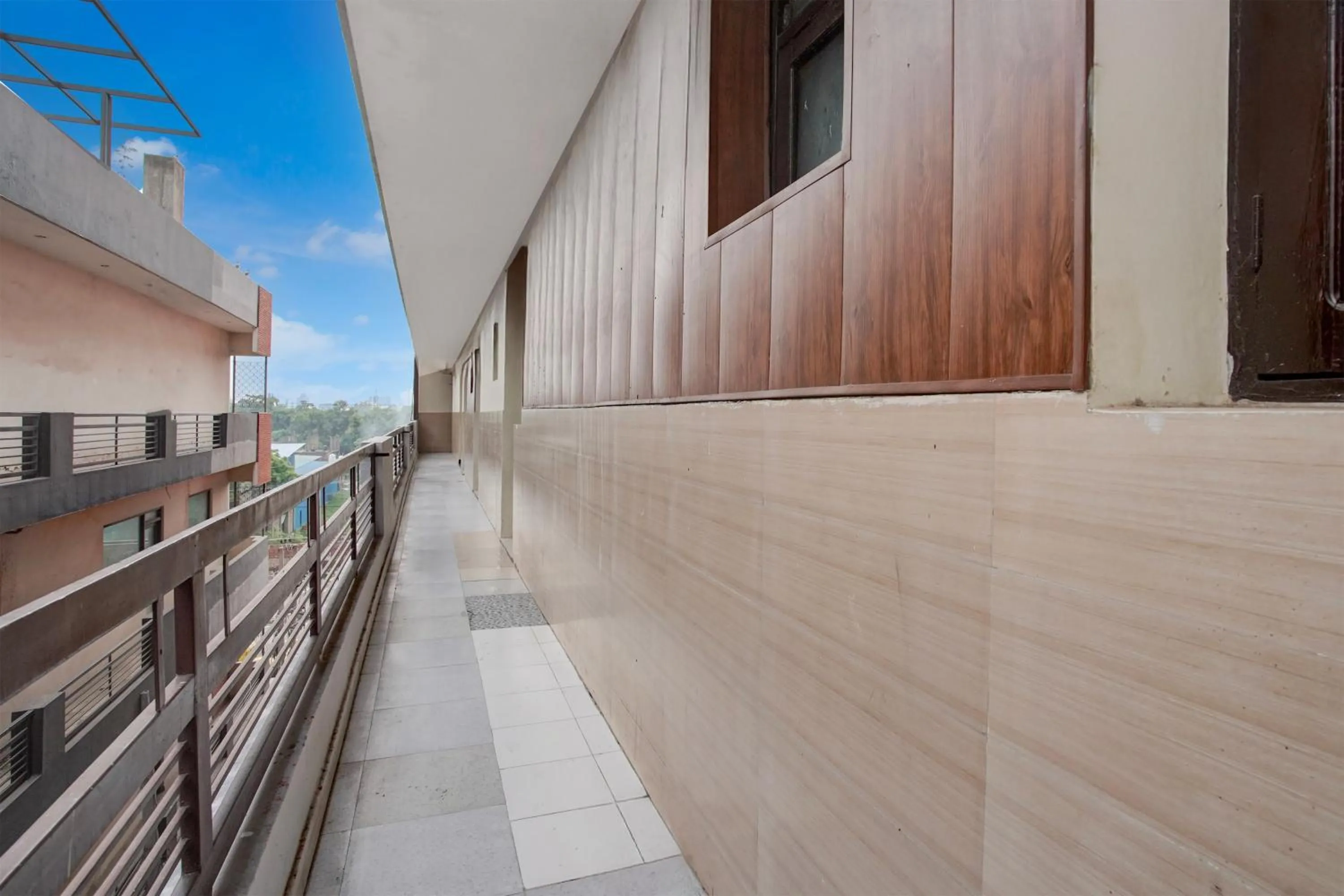 Lobby or reception in Super Hotel O Sector 58 Mohali Formerly Hotel Alpha