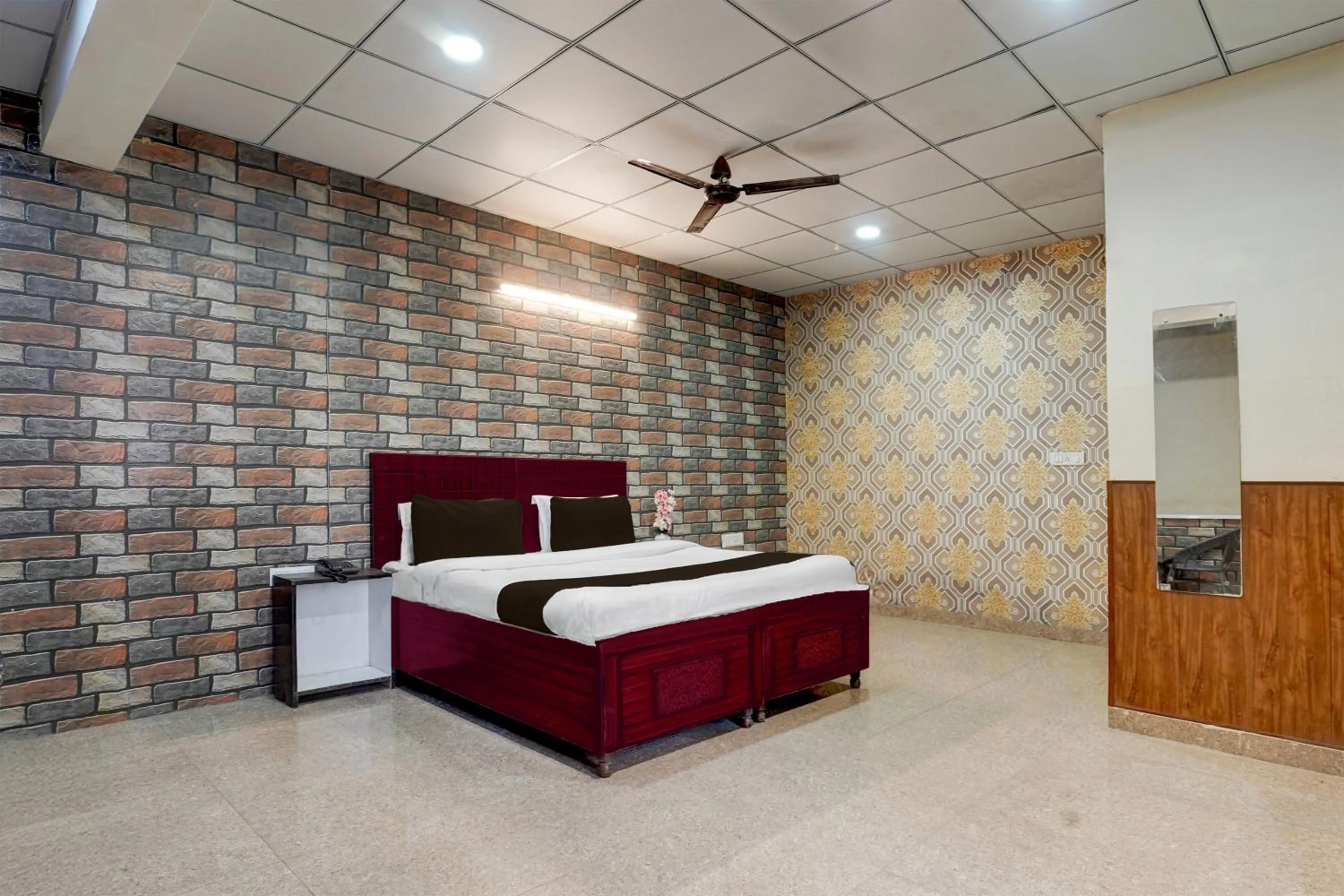 Bedroom, Bed in Super Hotel O Sector 58 Mohali Formerly Hotel Alpha