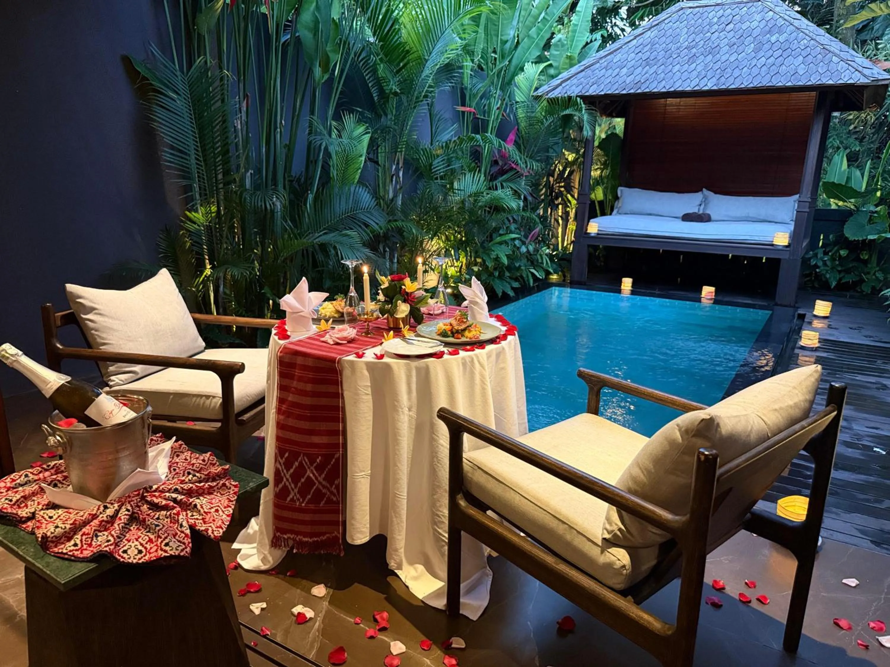 Dinner in Mayaloka Villas Ubud