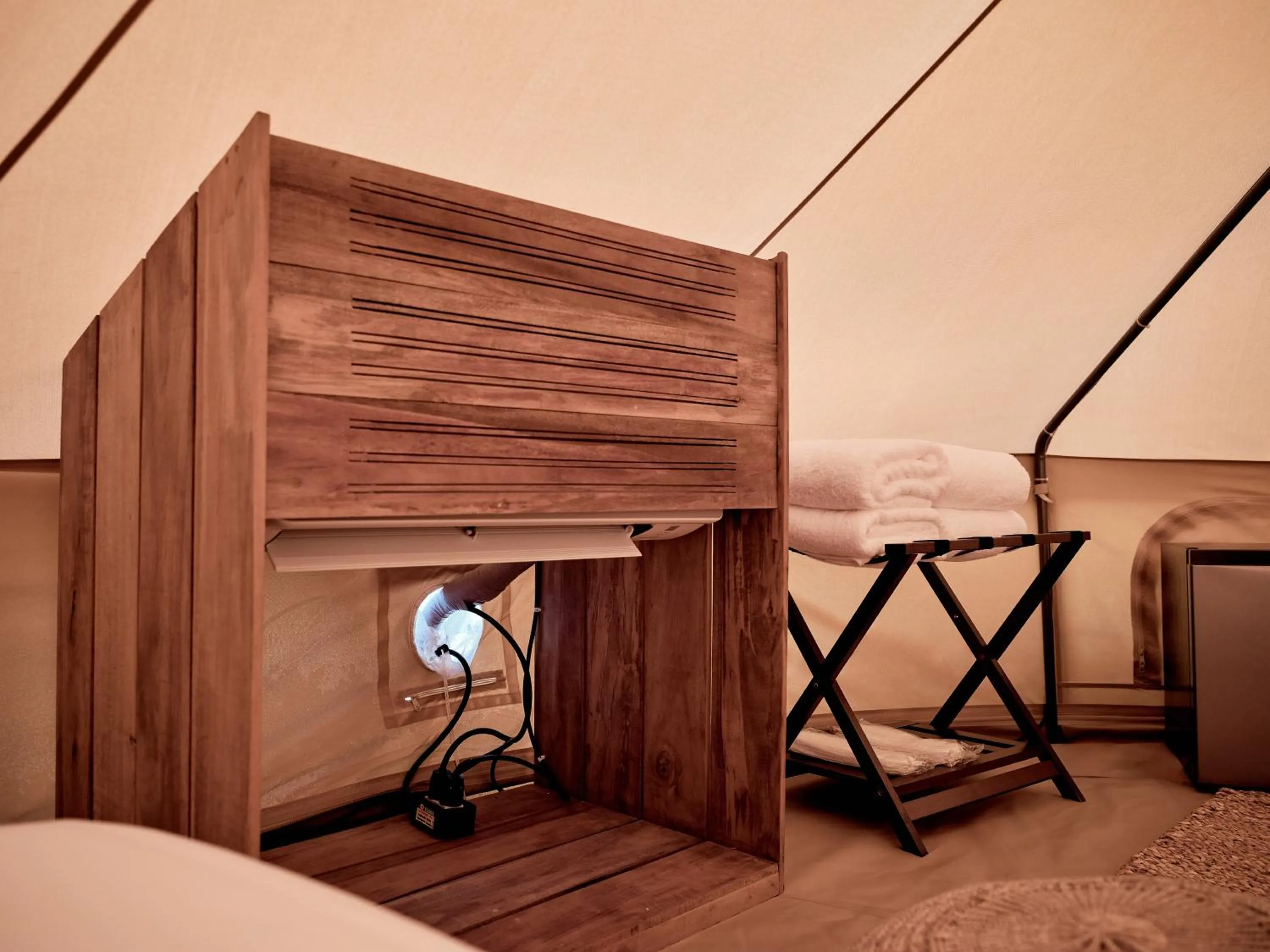 Bed in The Survival by Seudam