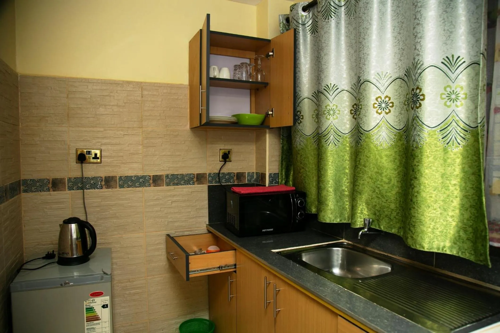 Kitchen or kitchenette in Davis Court