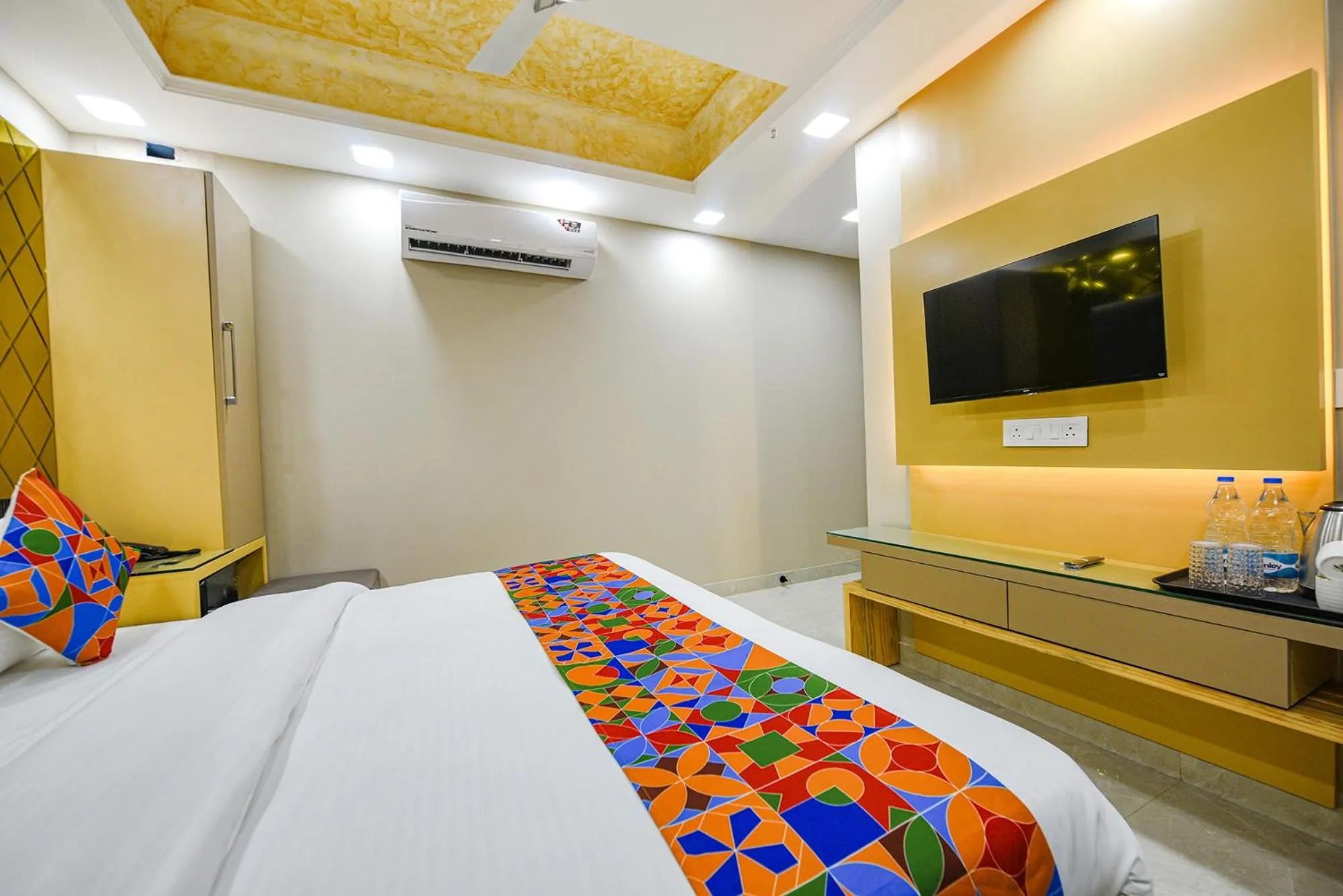 Bed in FabHotel Grand Palazzo Near Paschim Vihar