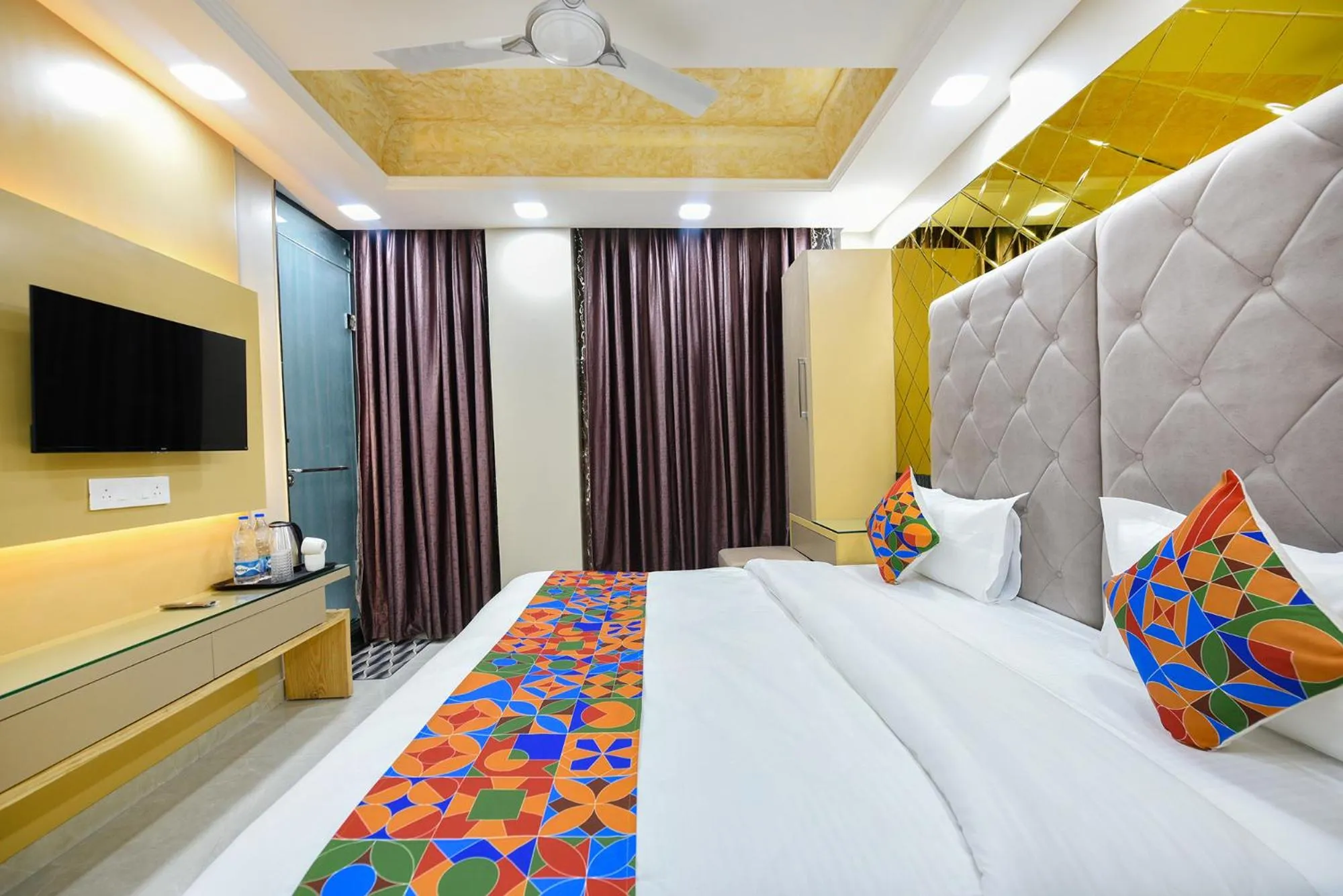 Bed in FabHotel Grand Palazzo Near Paschim Vihar