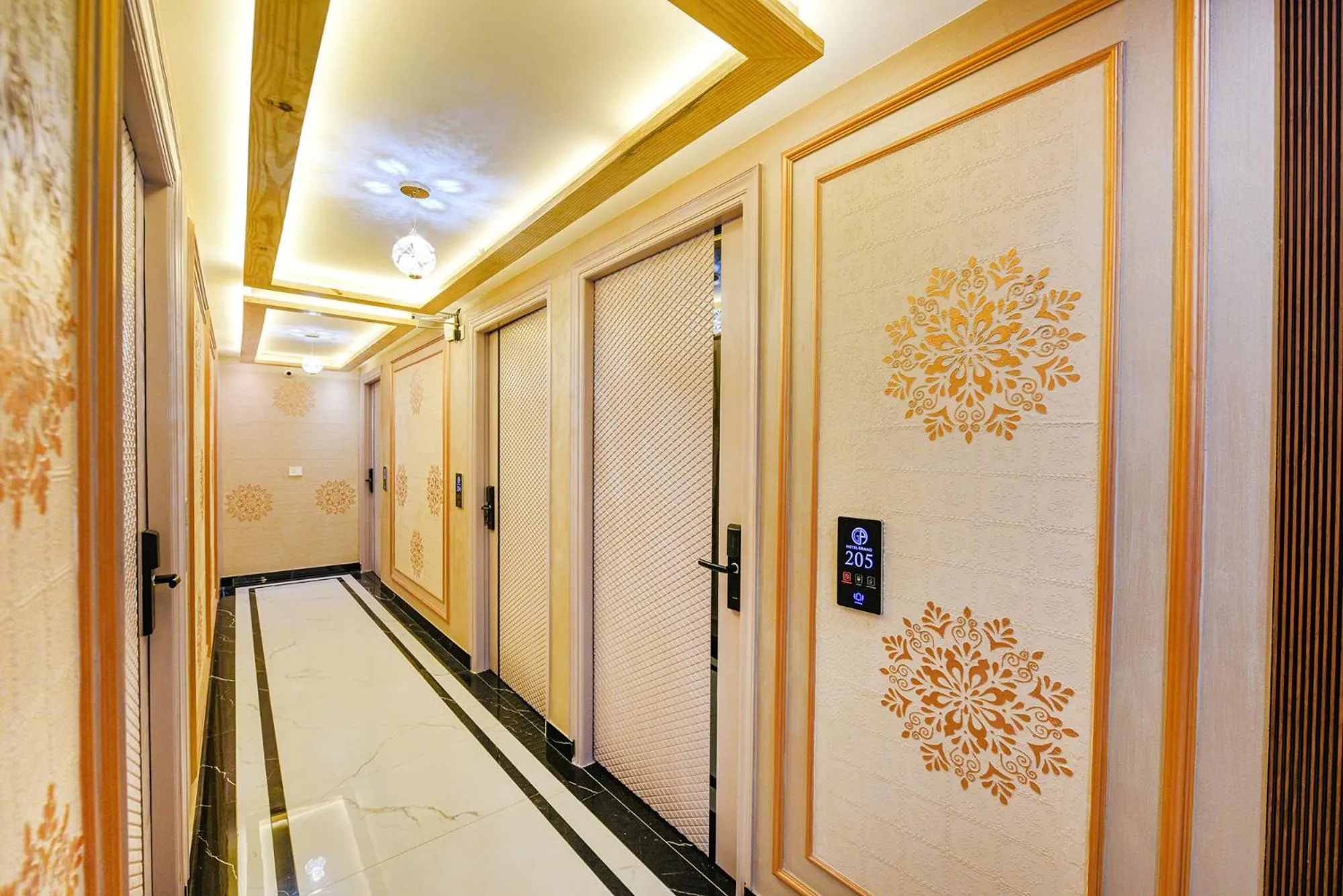 Lobby or reception in FabHotel Grand Palazzo Near Paschim Vihar