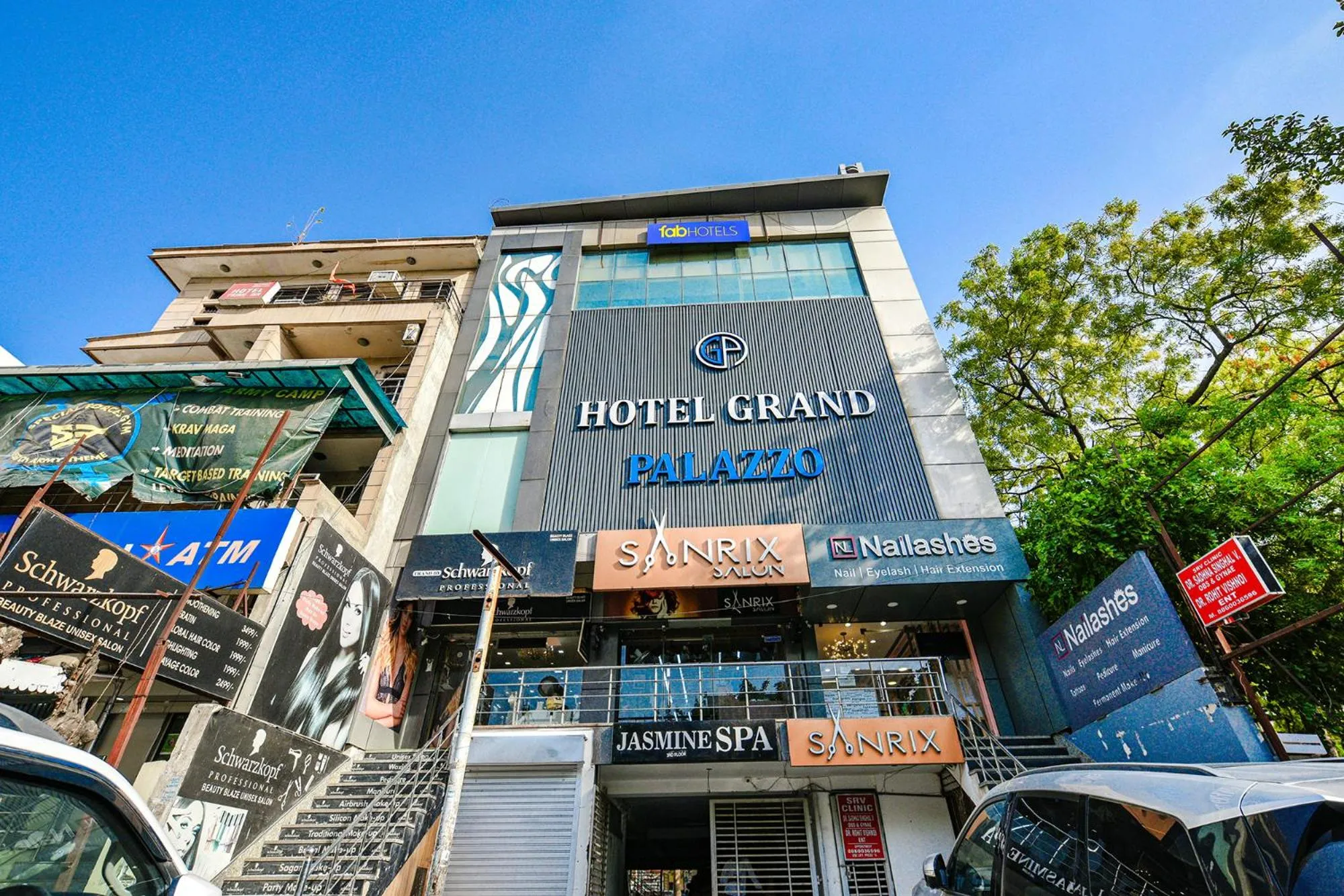 Facade/entrance in FabHotel Grand Palazzo Near Paschim Vihar