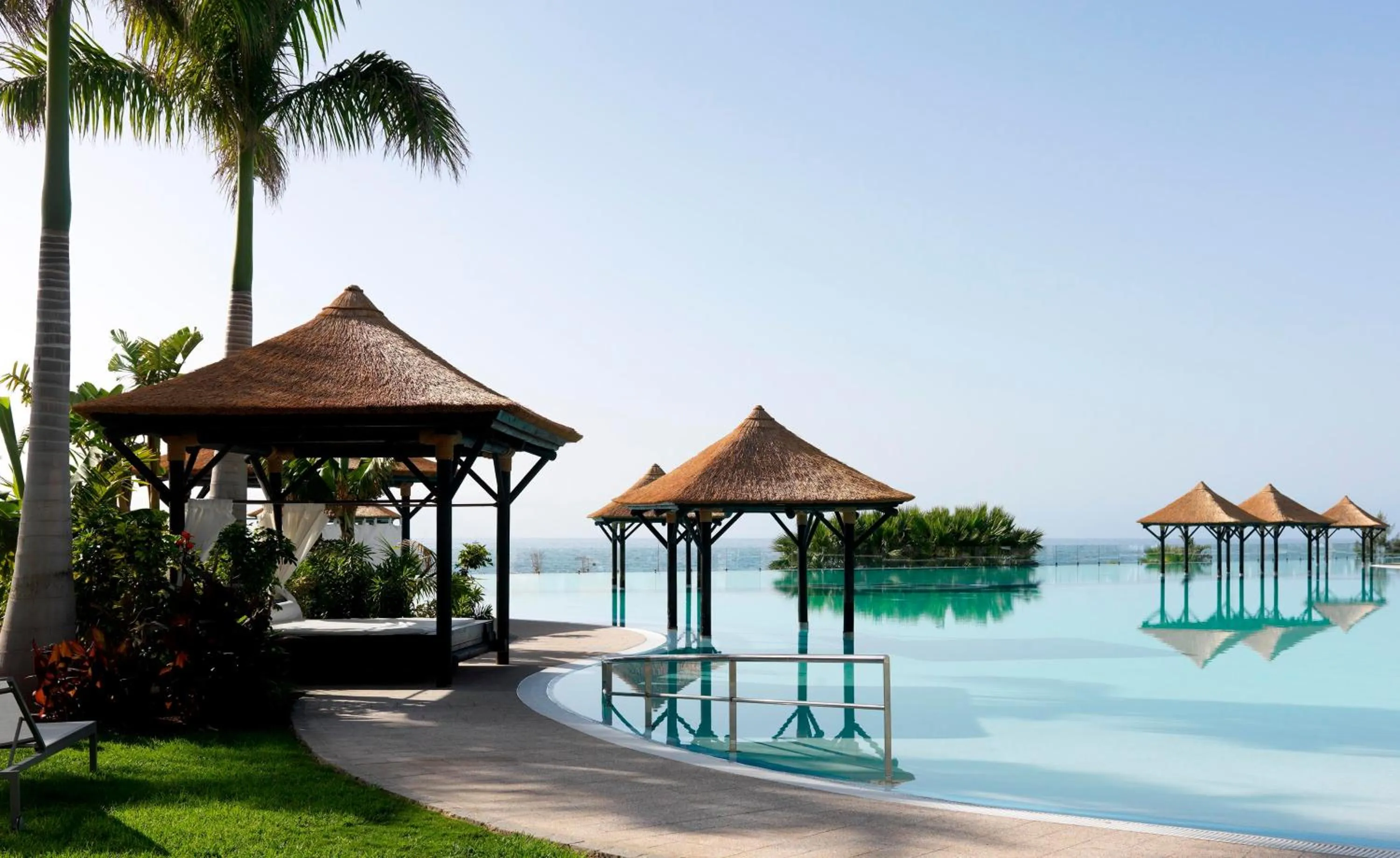 Swimming pool in Gran Melia Palacio de Isora Resort & Spa