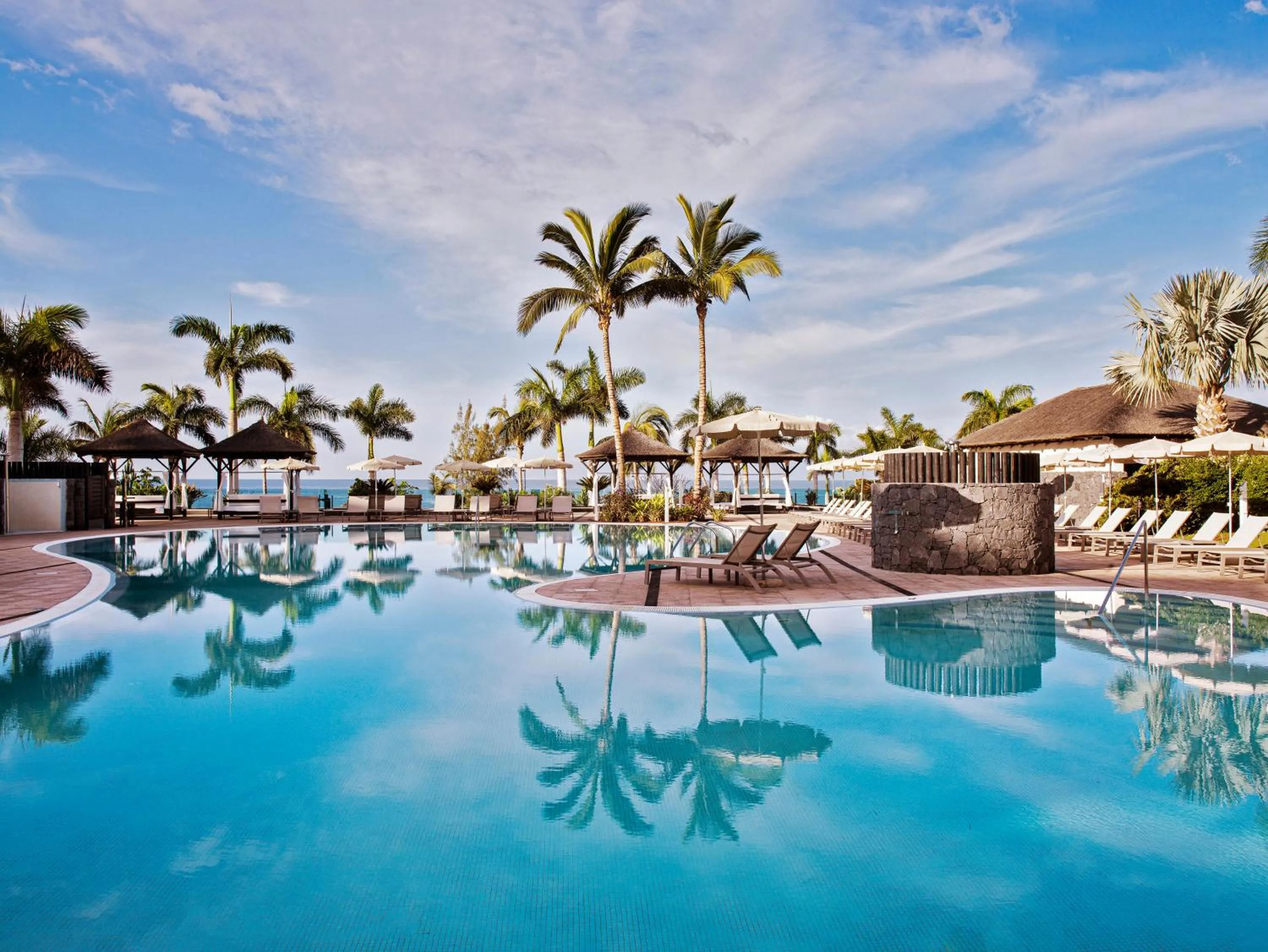 Swimming pool in Gran Melia Palacio de Isora Resort & Spa