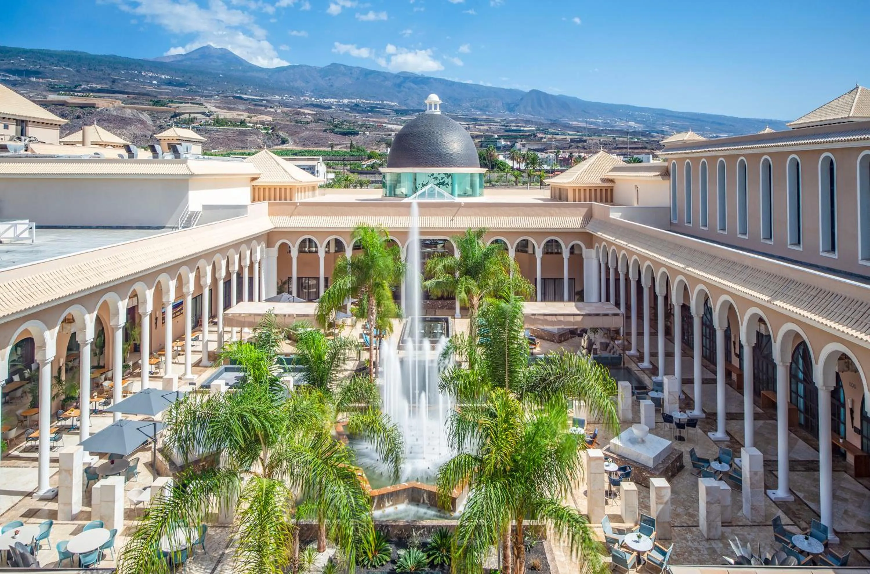 Inner courtyard view in Gran Melia Palacio de Isora Resort & Spa