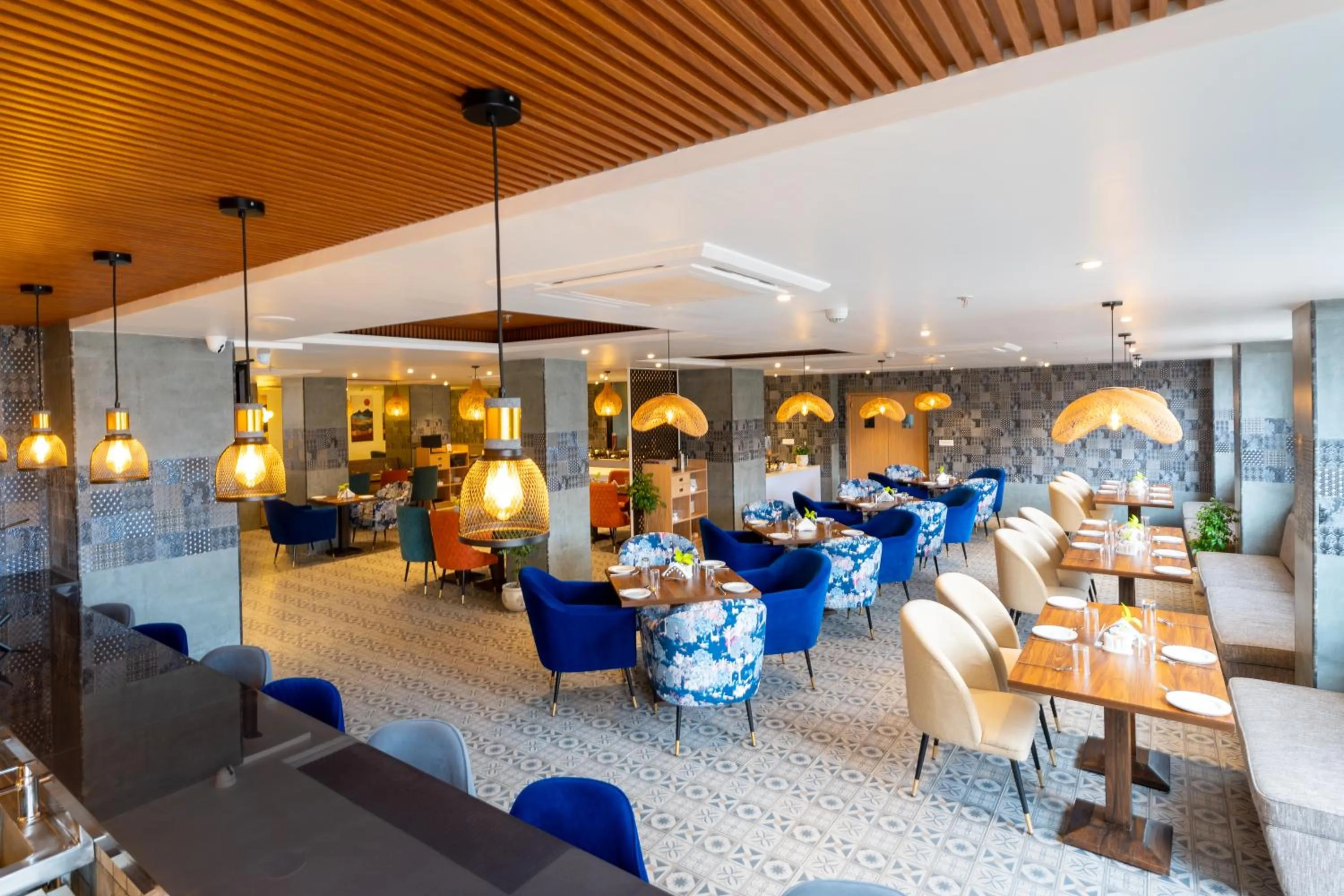 Restaurant/places to eat in Hotel Anuttara