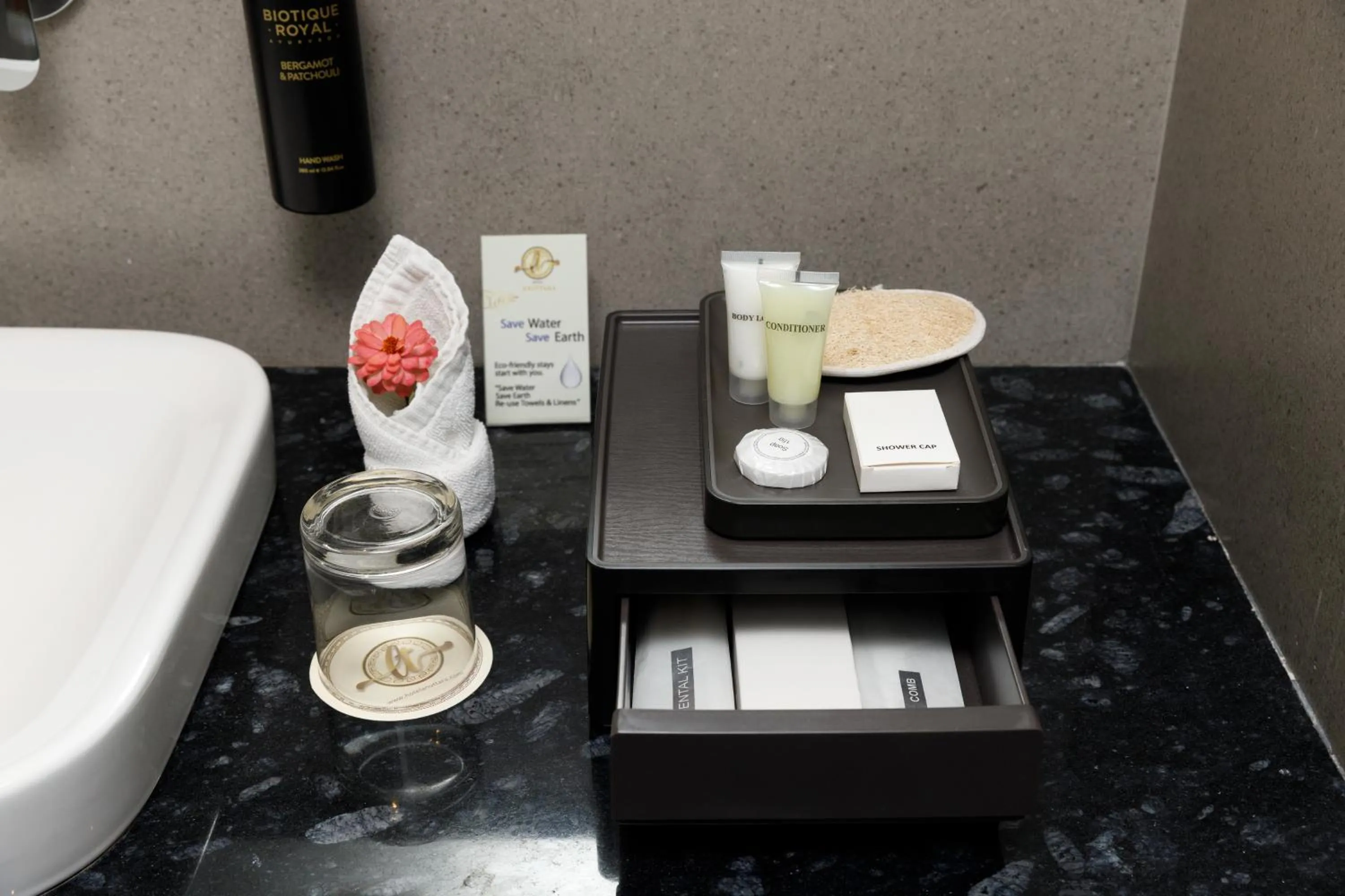 Bathroom in Hotel Anuttara