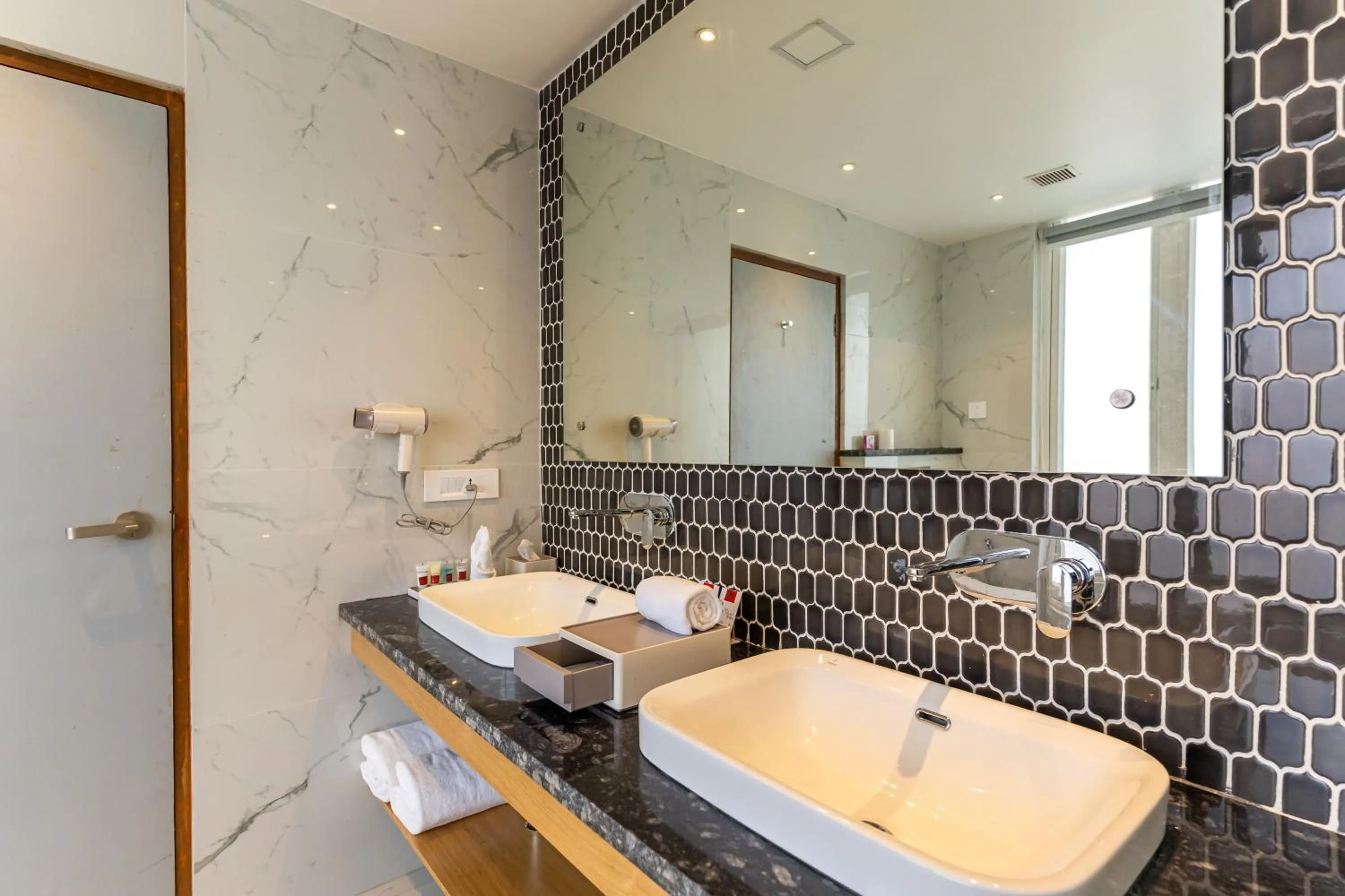 Toilet in Hotel Anuttara