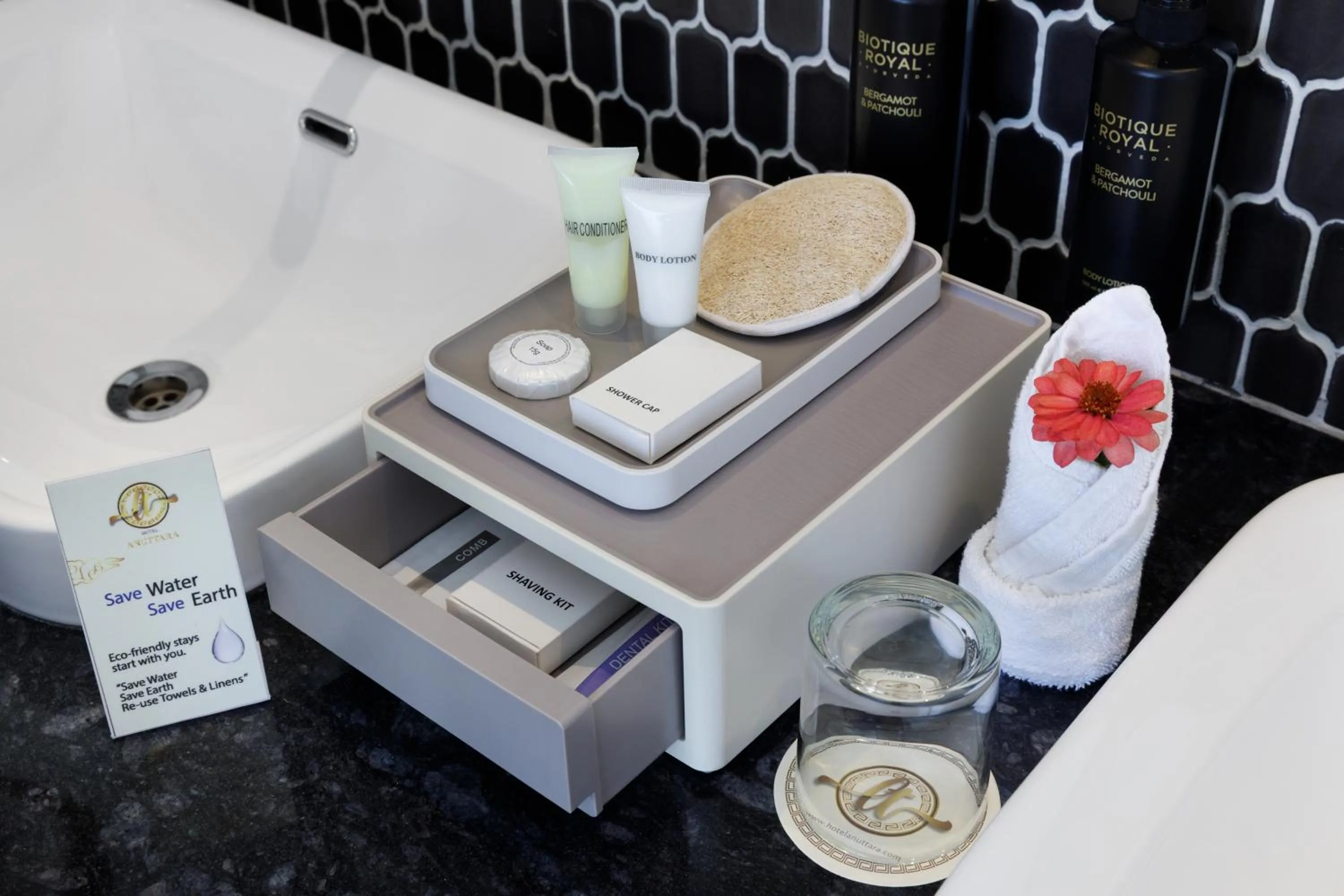 Toilet in Hotel Anuttara