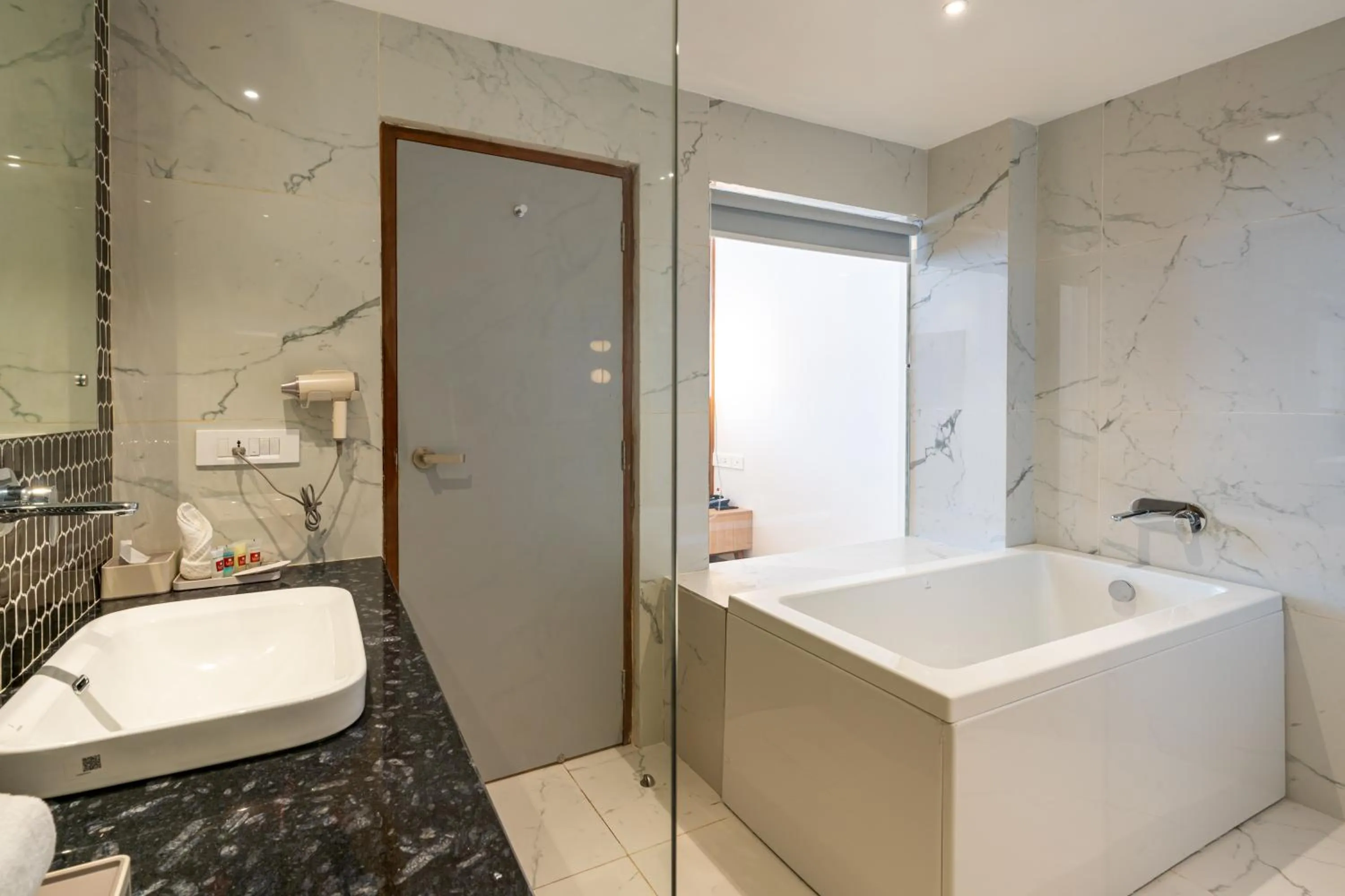 Shower in Hotel Anuttara