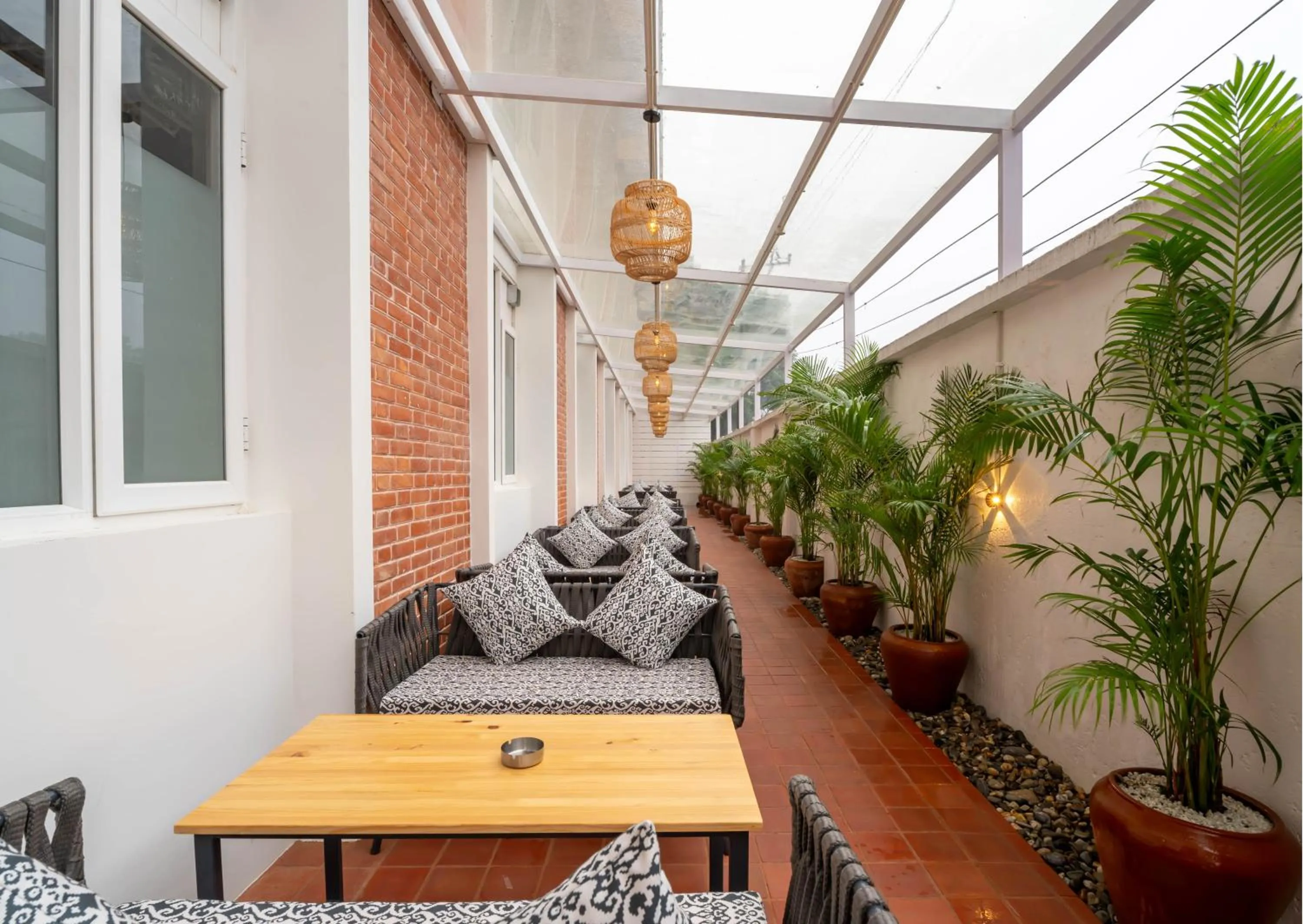 Restaurant/places to eat in Hotel Anuttara