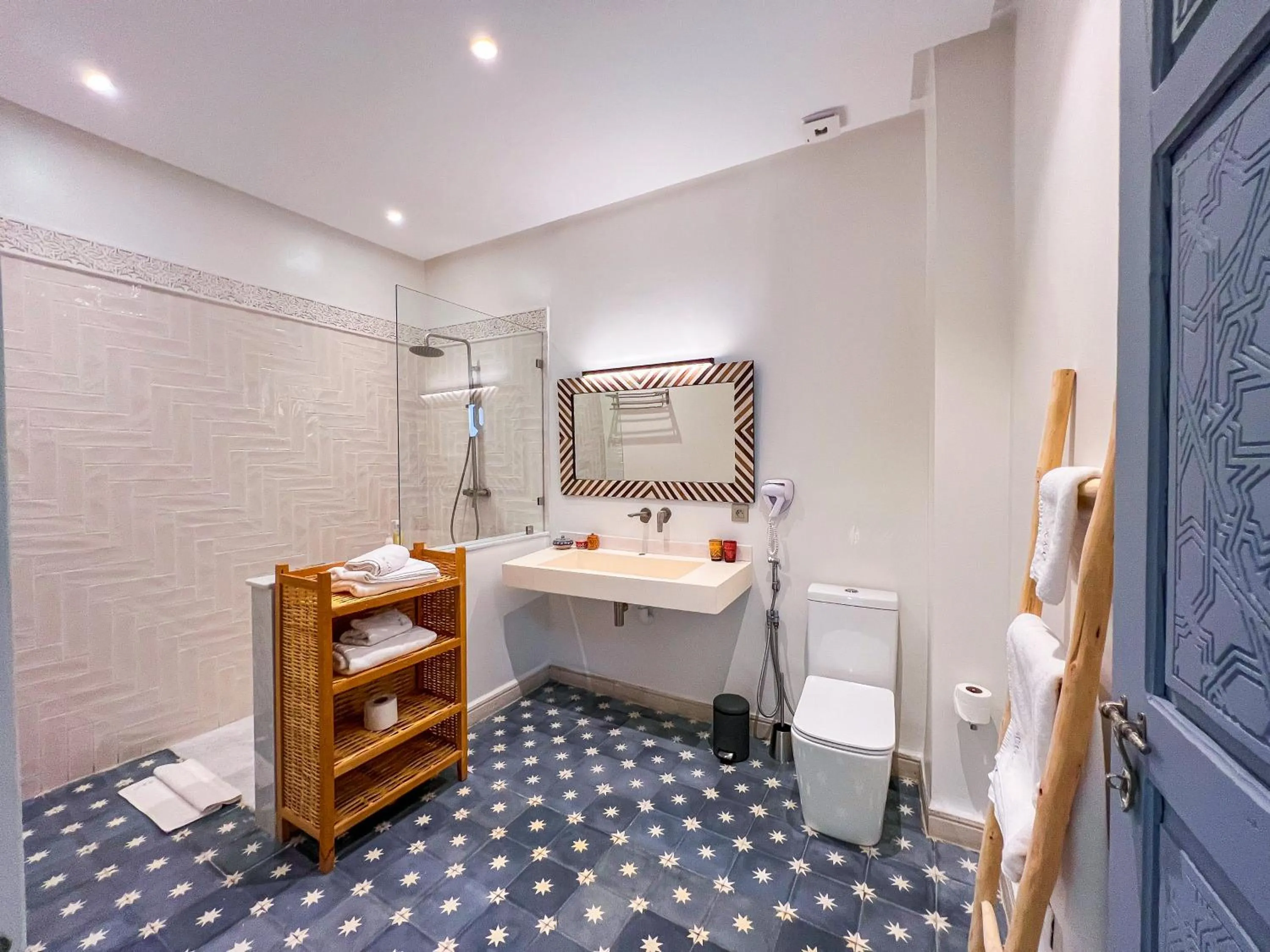 Bath, Bed in Riad Kech One & Spa