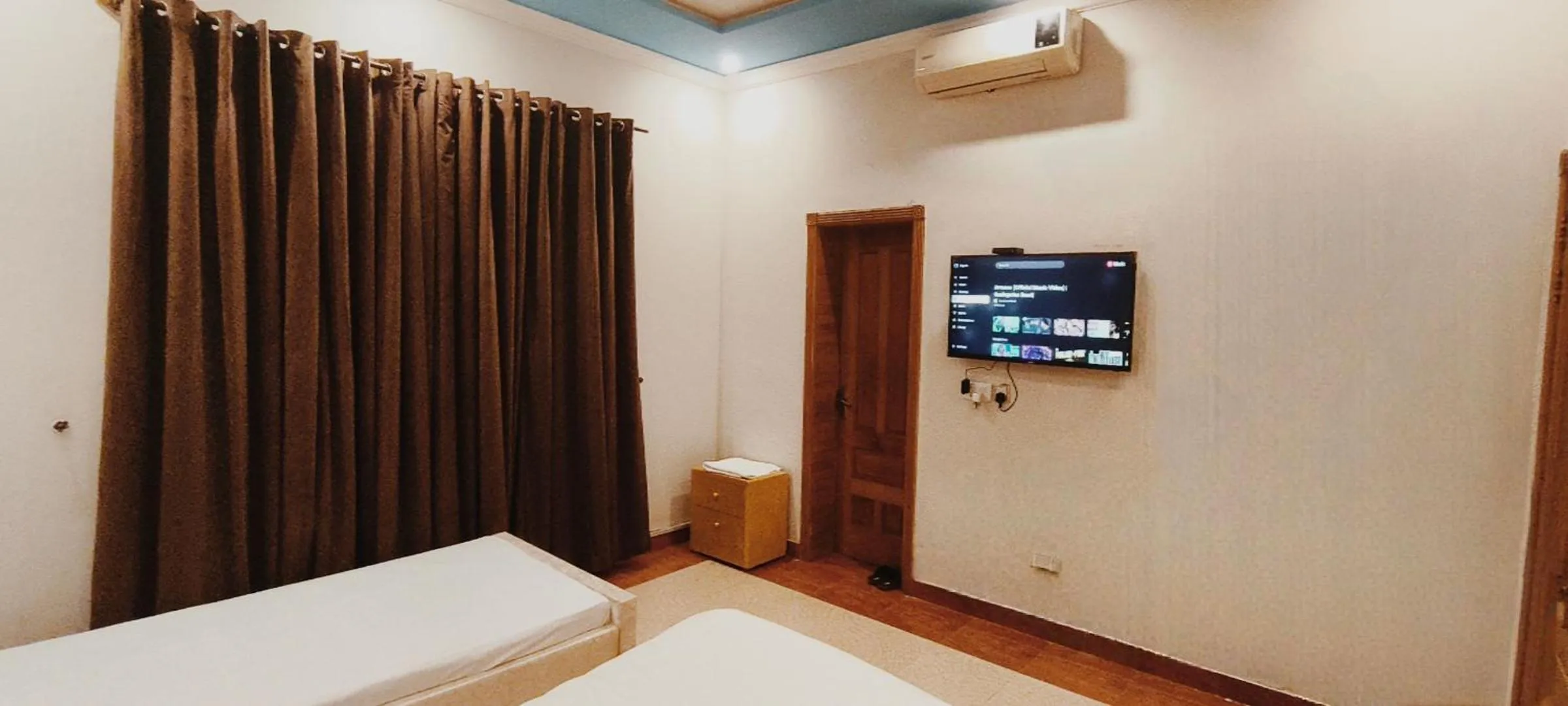 Bed in Morbex Inn Hotel Islamabad