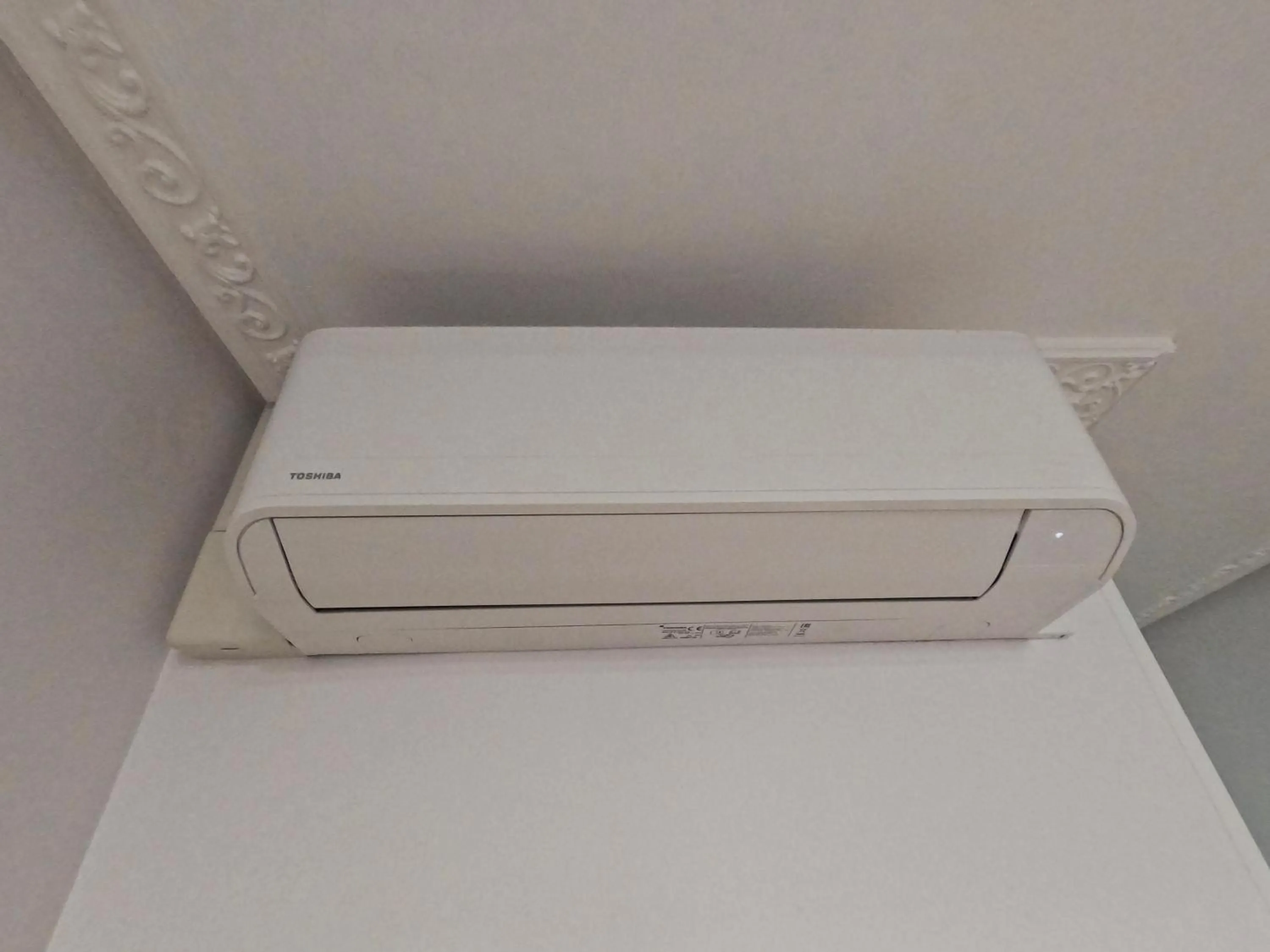 air conditioner in Casual Serantes