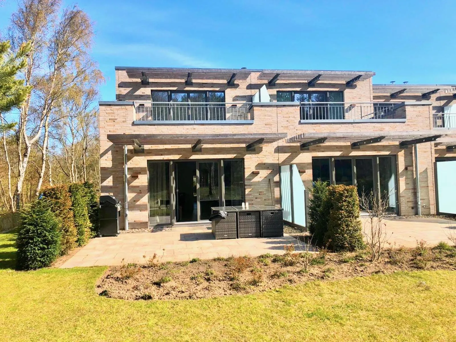 Property building in Villa Wattfuss