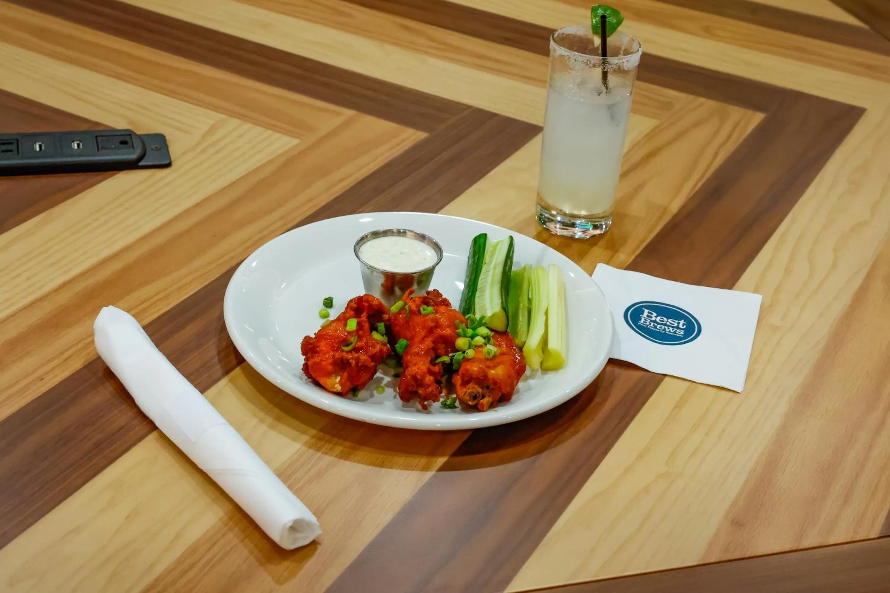 Lounge or bar in Four Points by Sheraton Austin Airport