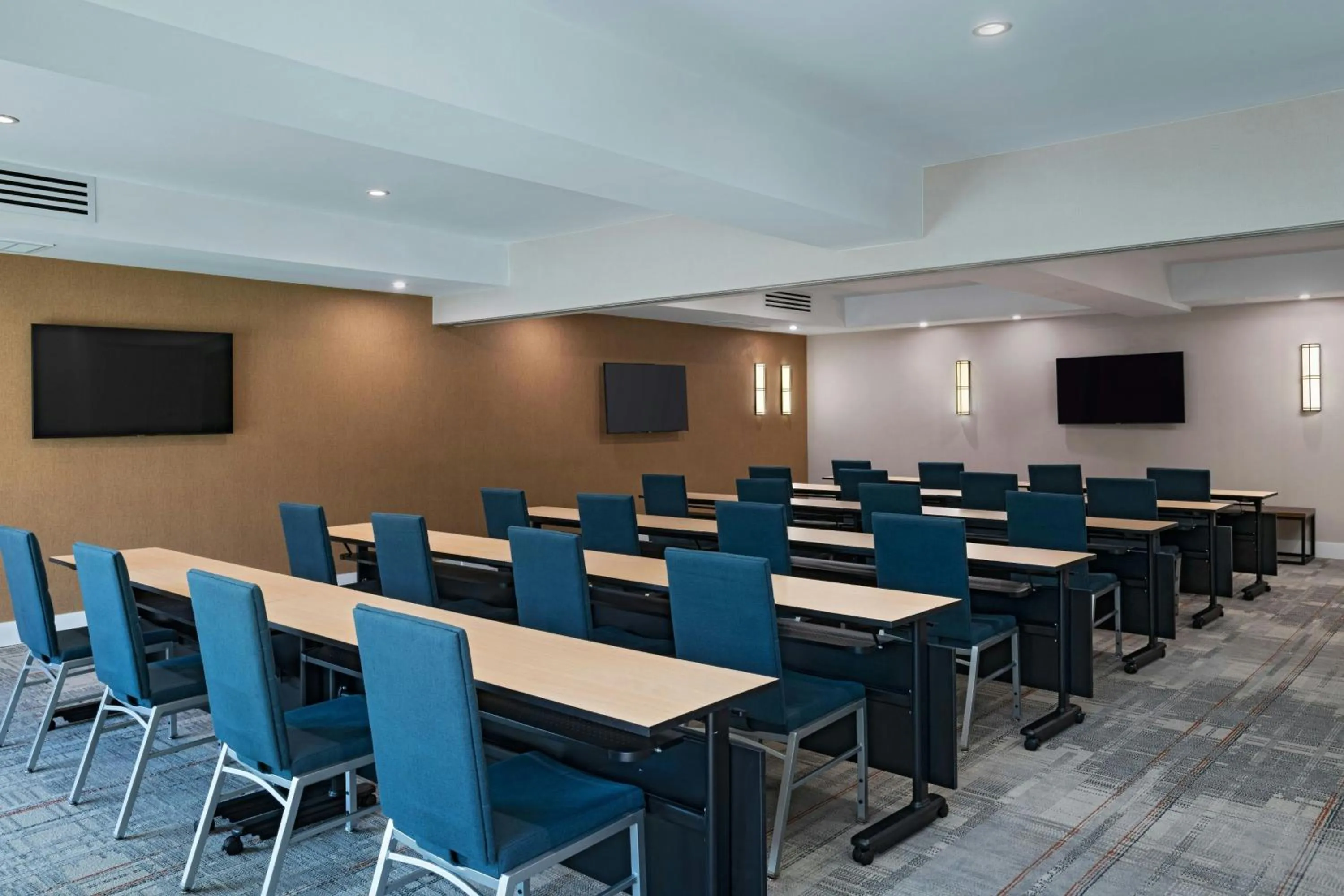 Meeting/conference room in Four Points by Sheraton Austin Airport