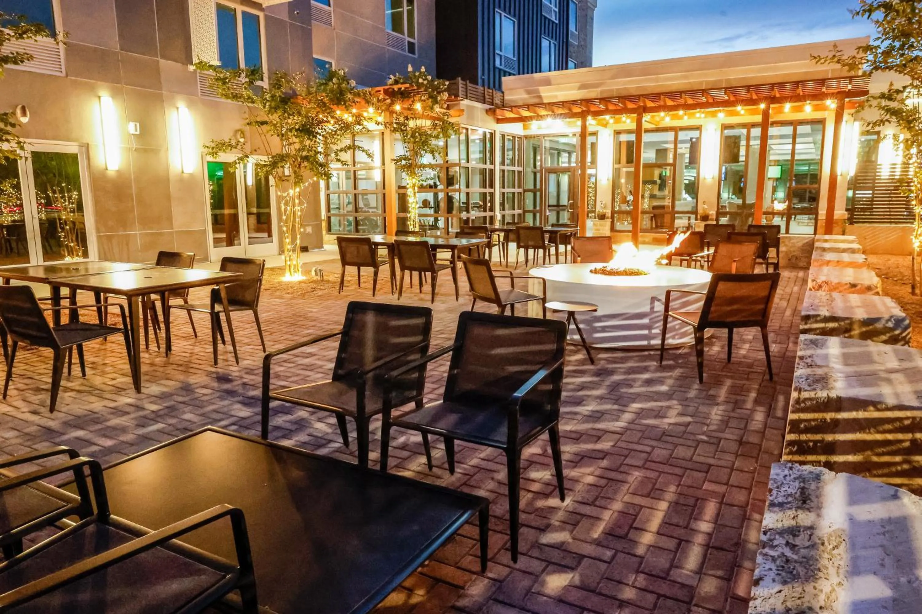 Patio in Four Points by Sheraton Austin Airport