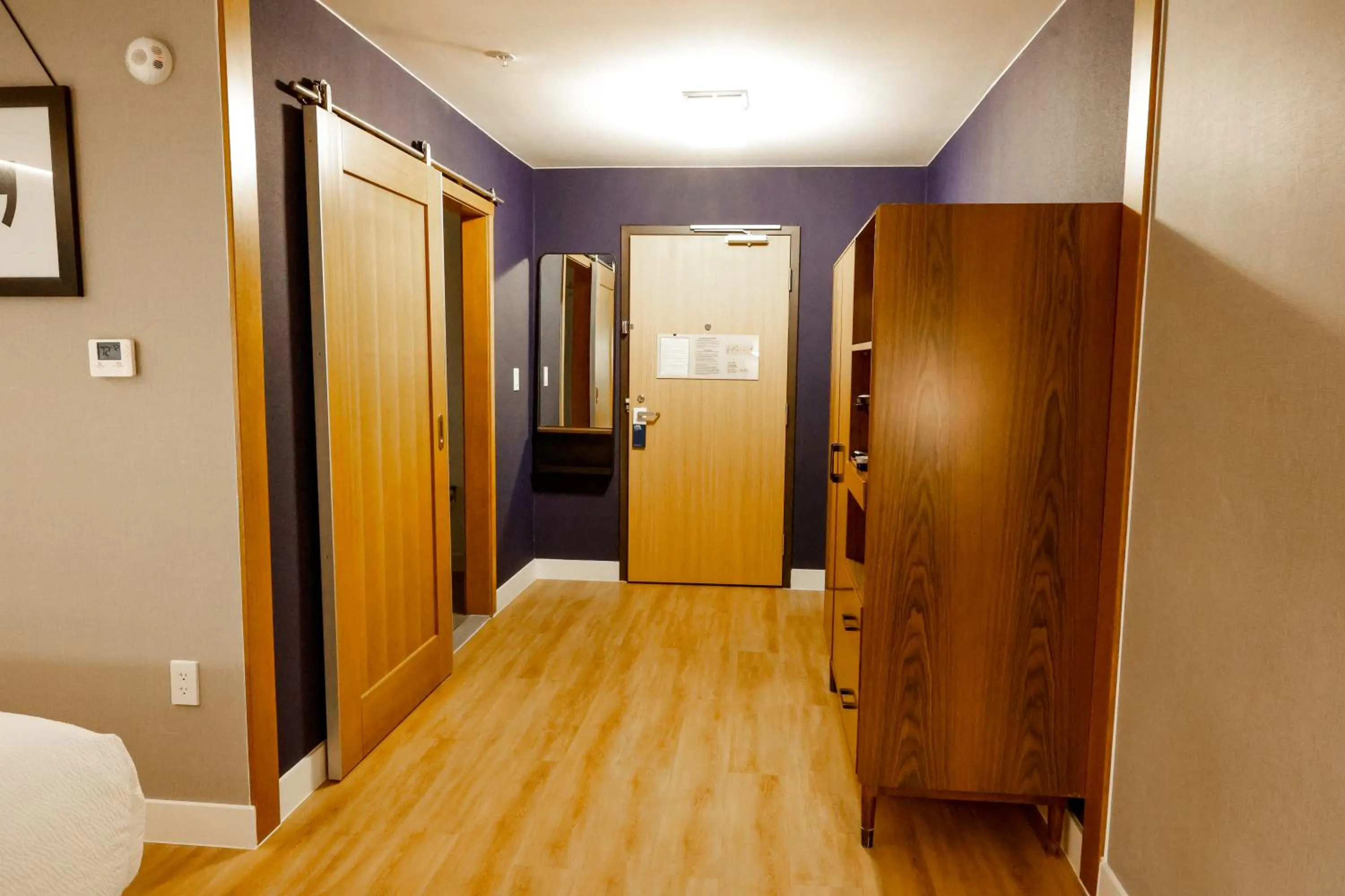 Bedroom in Four Points by Sheraton Austin Airport